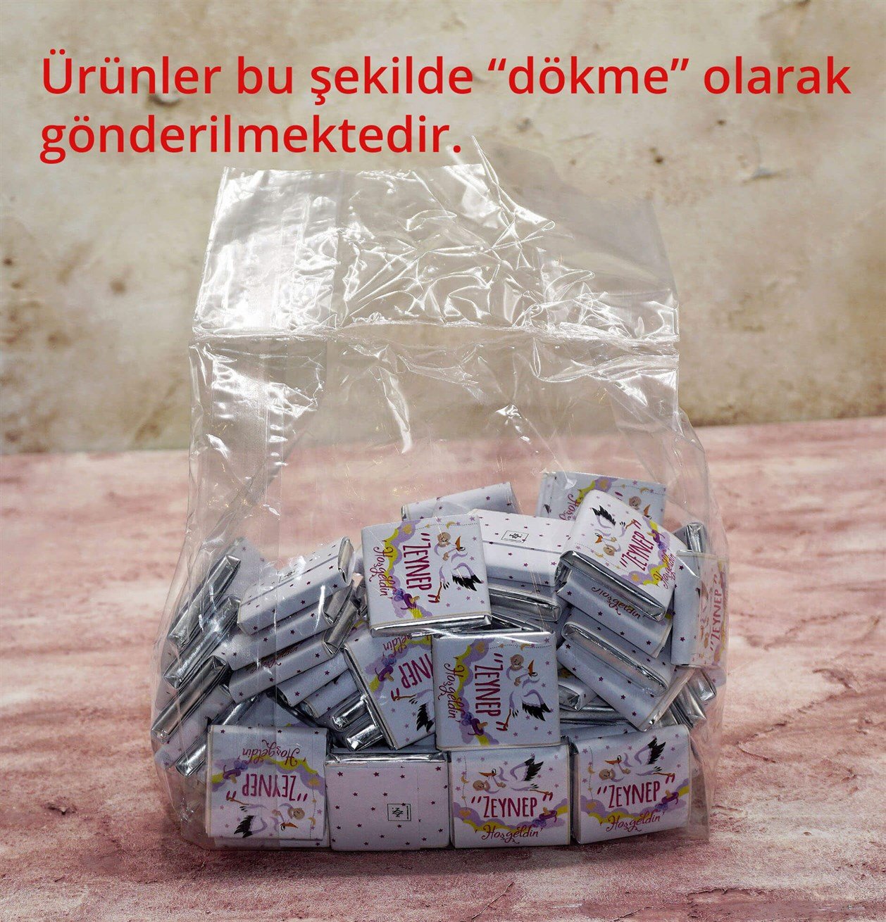 Liva Kız Bebek Çikolatası Dökme Fiyonk Tasarımlı (170 Adet Napoliten Çikolata)
