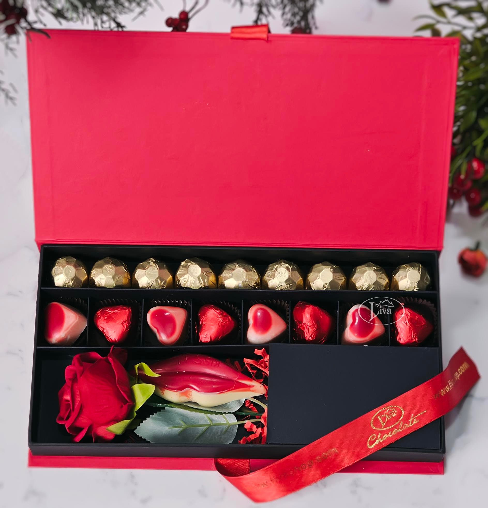 Sevgililer Günü Kalp ve Gül Bahçesi