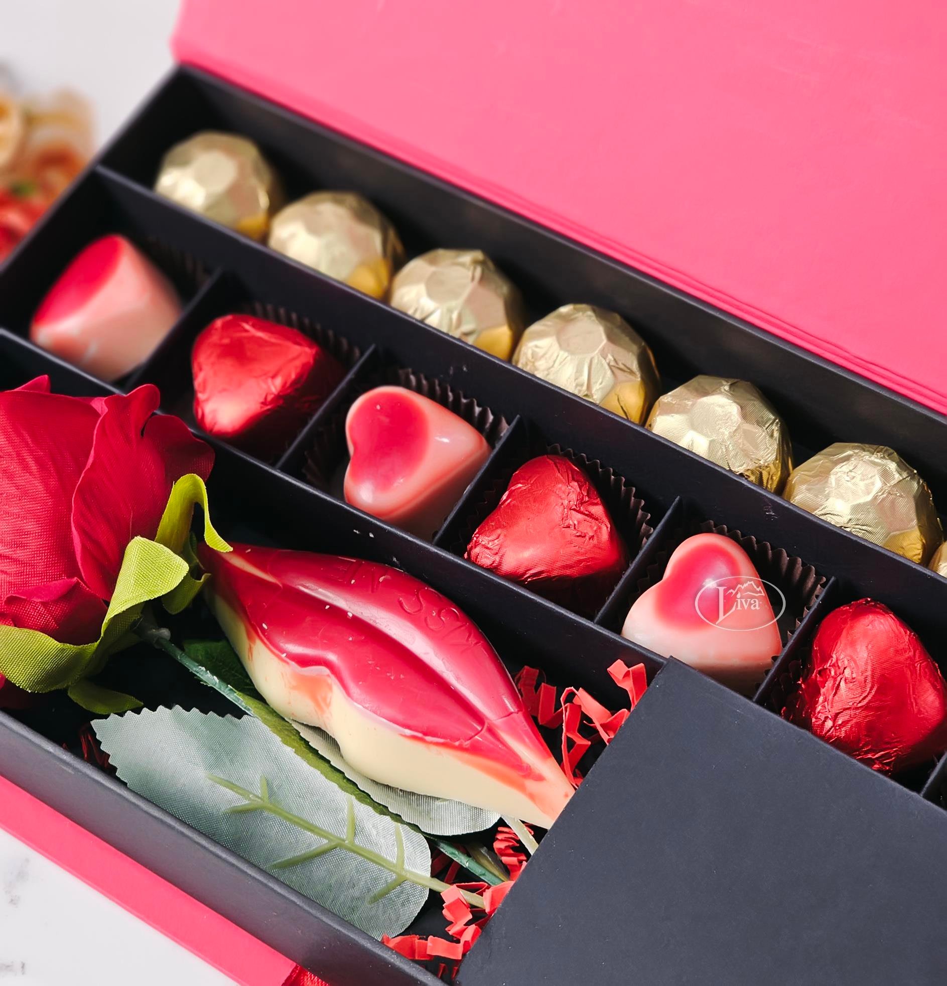 Sevgililer Günü Kalp ve Gül Bahçesi