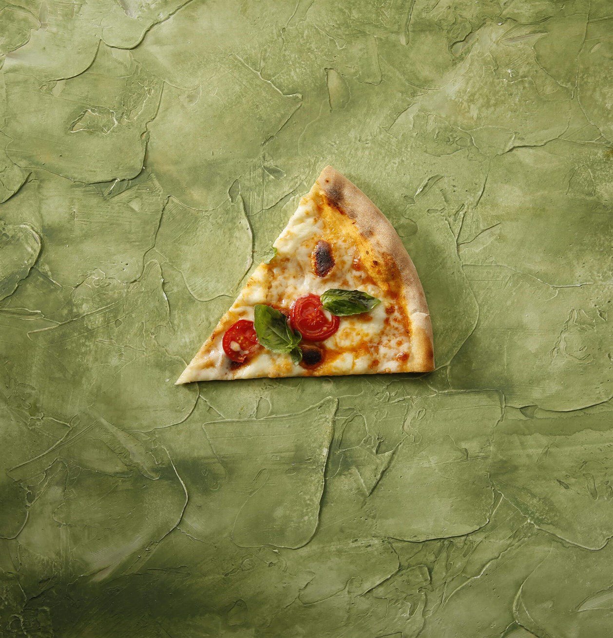 Suda Mozzarellalı Pizza