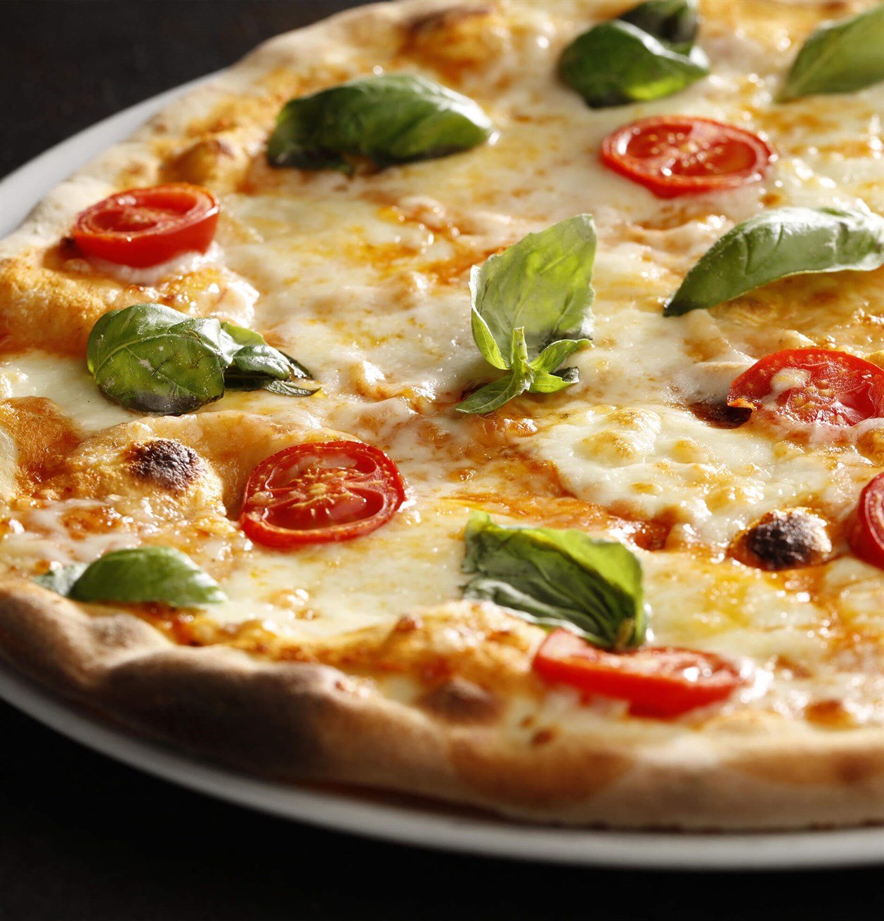 Suda Mozzarellalı Pizza