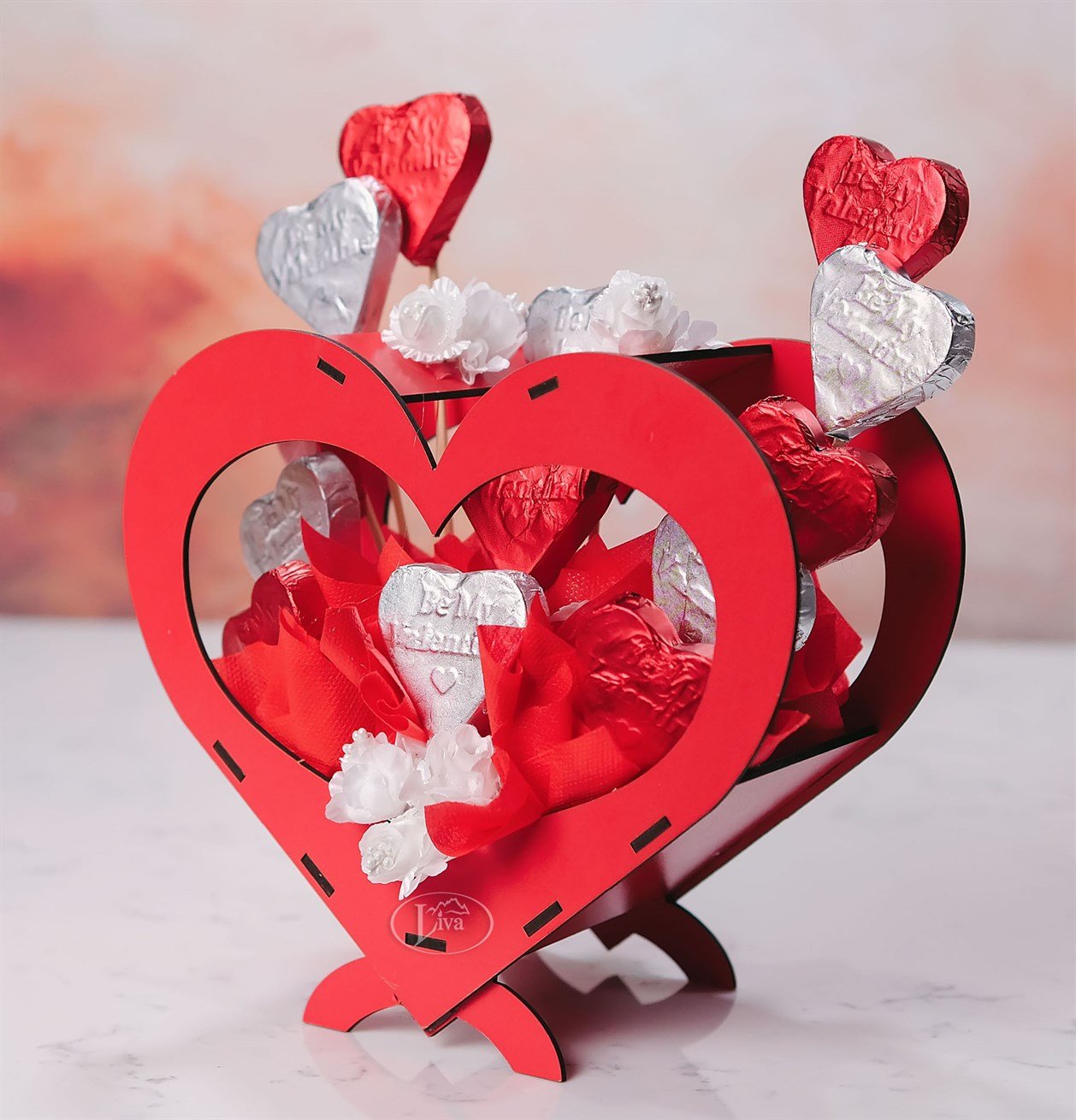 Valentine Yaldızlı Çikolata Kırmızı Ahşap Kalp Kutu