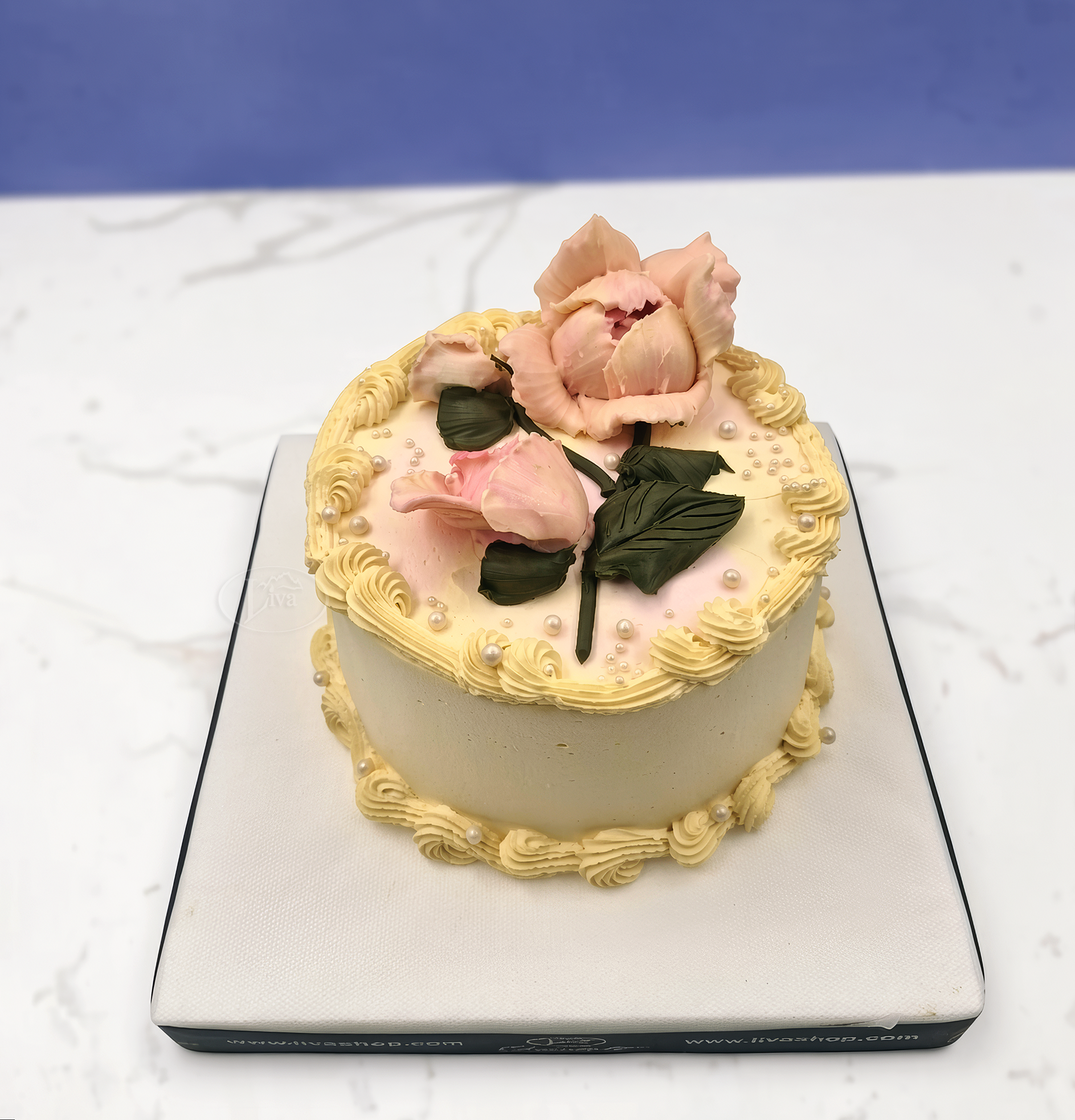Vintage Gül İnci Buttercream Özel Pasta