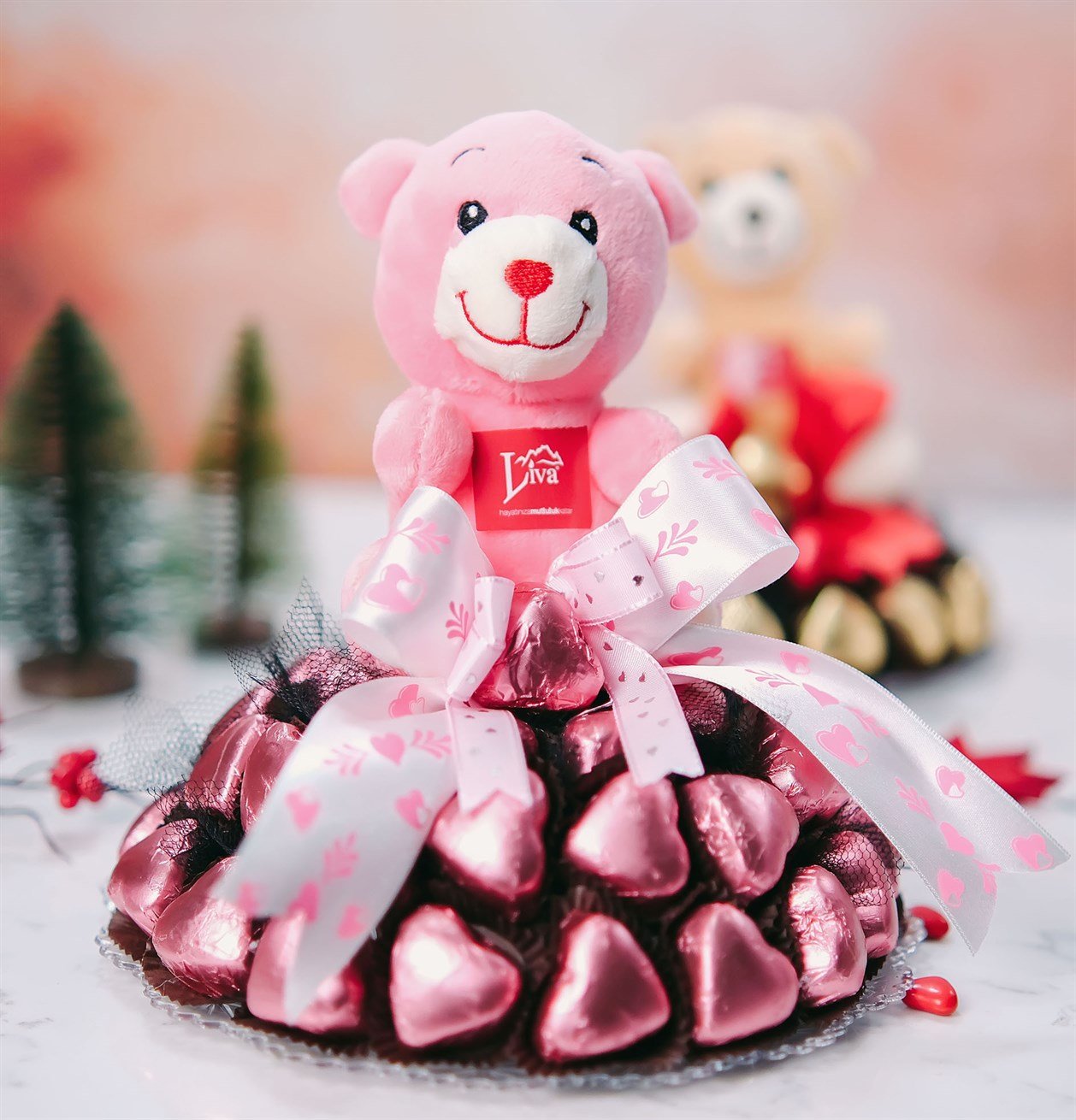 Yaldızlı Kalp Çikolata Kulesi ve Pembe Ayıcık