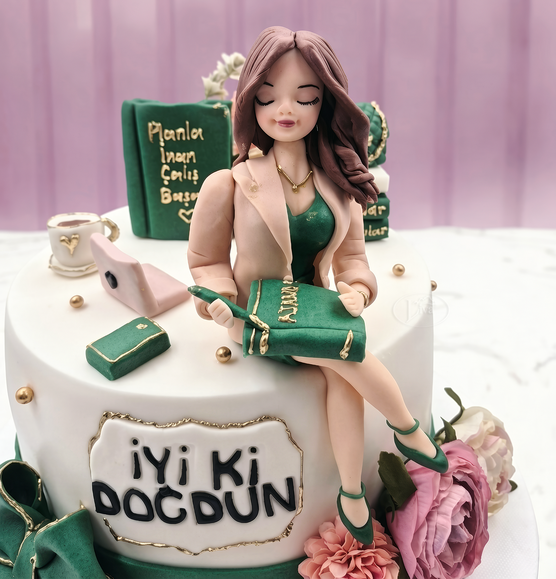 Yeşil Çantalı İş Kadını Özel Pasta
