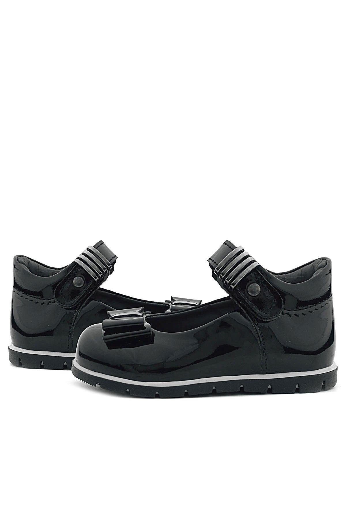 Rakerplus Siyah Rugan Metal Detaylı Fiyonklu Kız Bebek Babet Ayakkabı