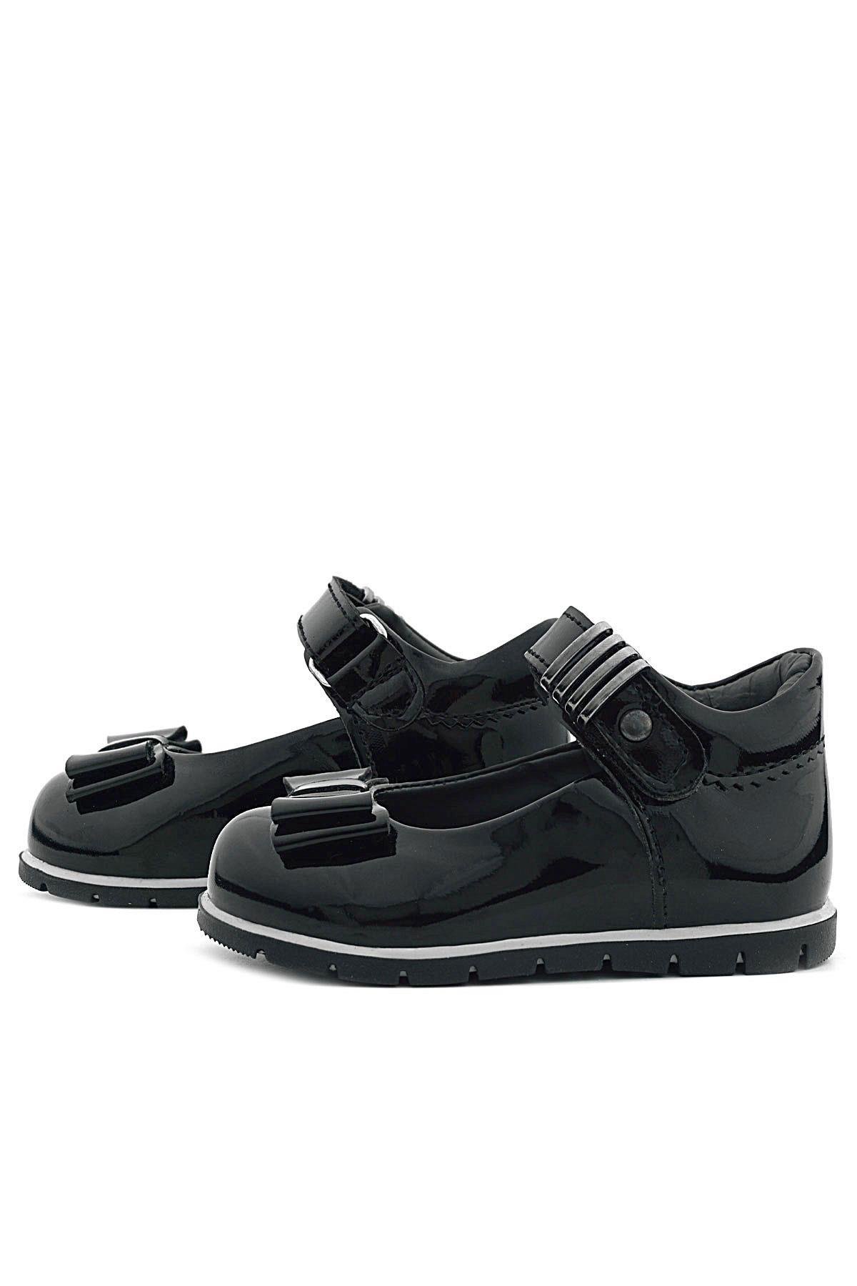 Rakerplus Siyah Rugan Metal Detaylı Fiyonklu Kız Bebek Babet Ayakkabı