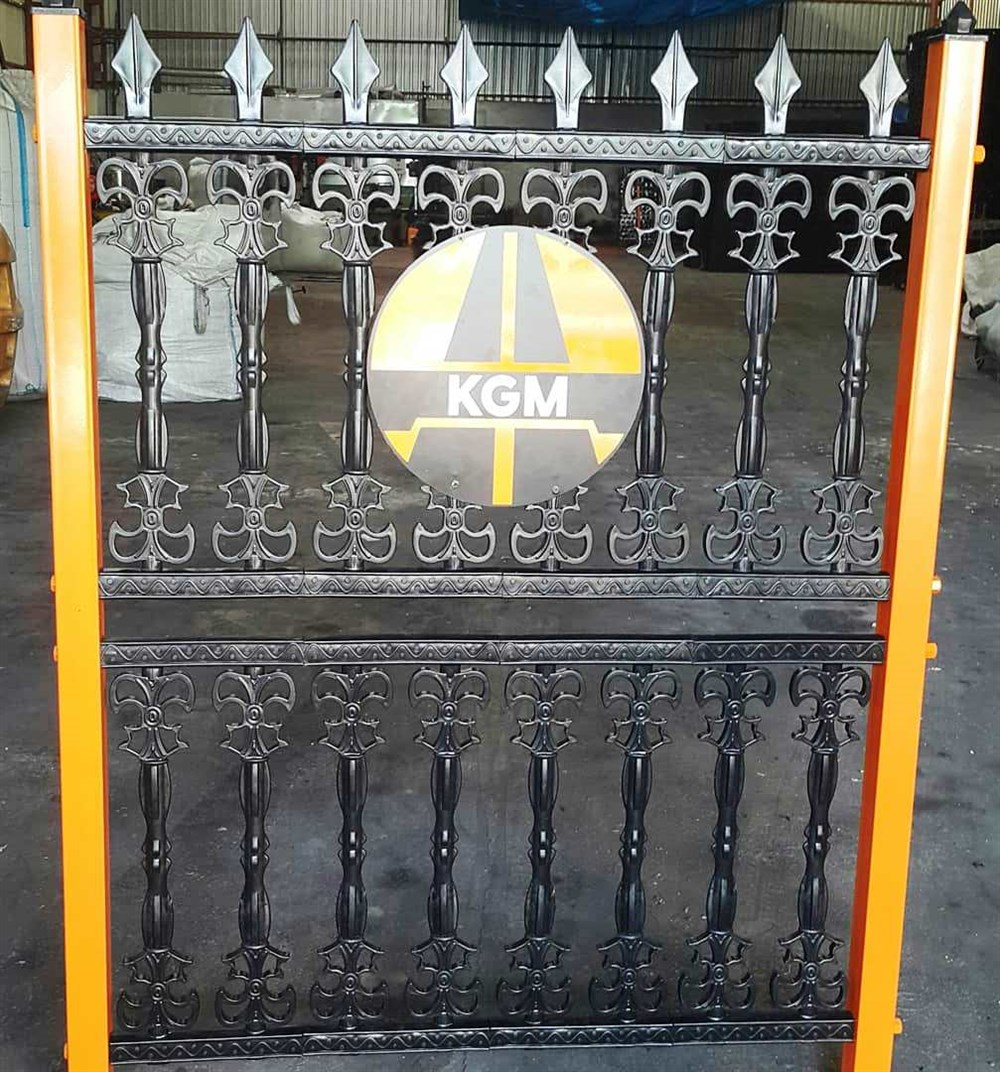 Plastik Ferforje Çit Takımı