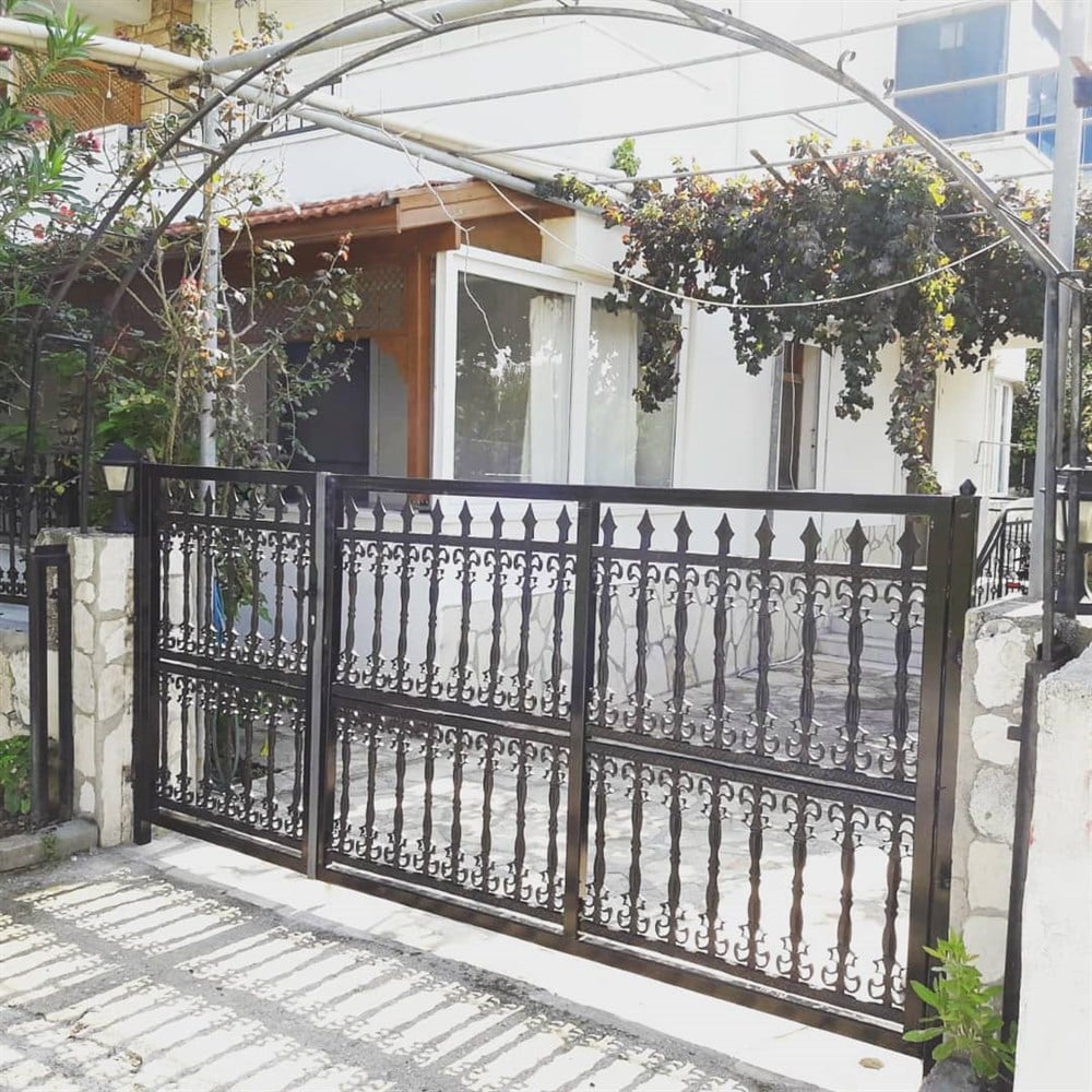 Plastik Ferforje Kapı