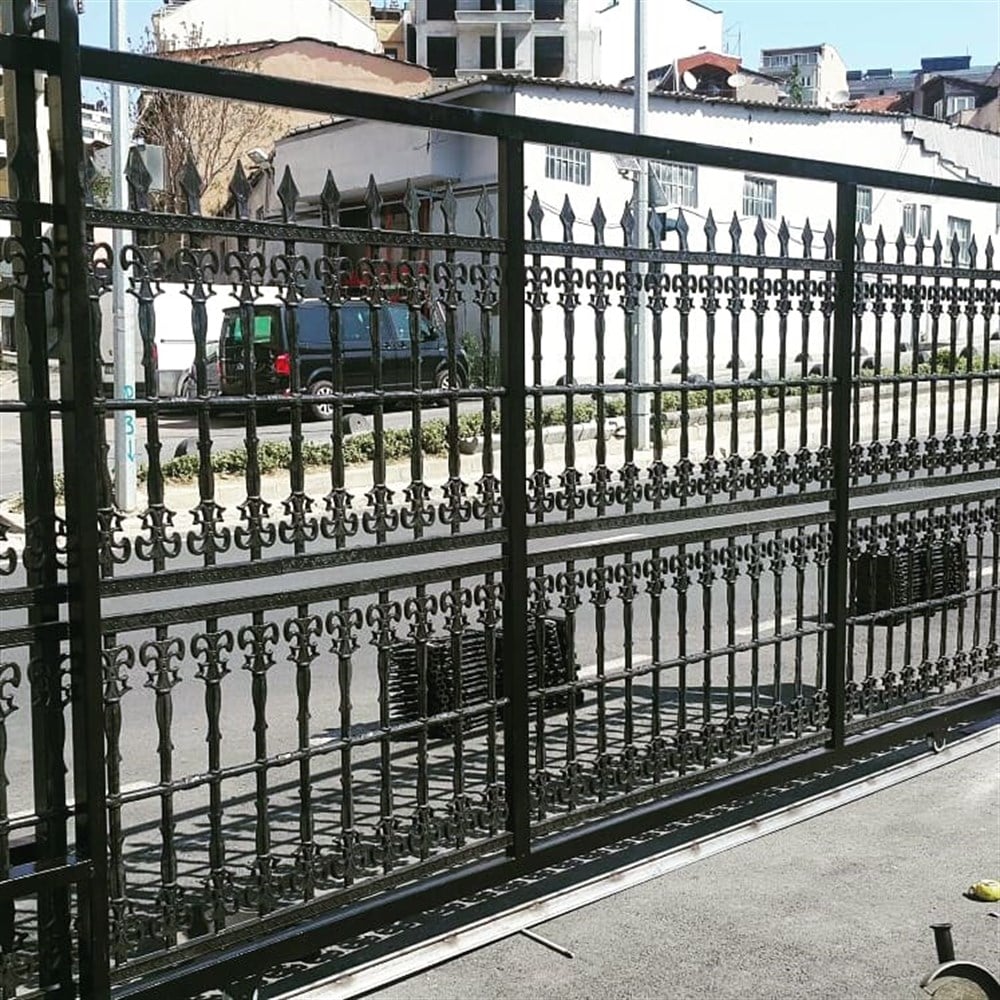 Plastik Ferforje Kapı