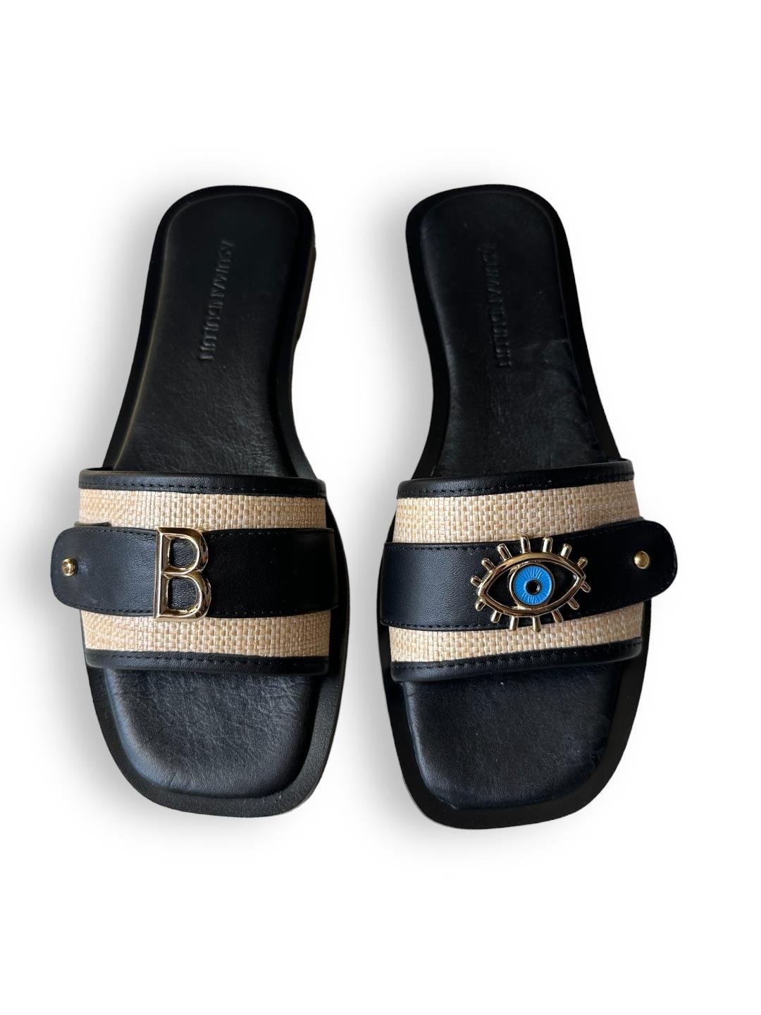 AMANDUE Black