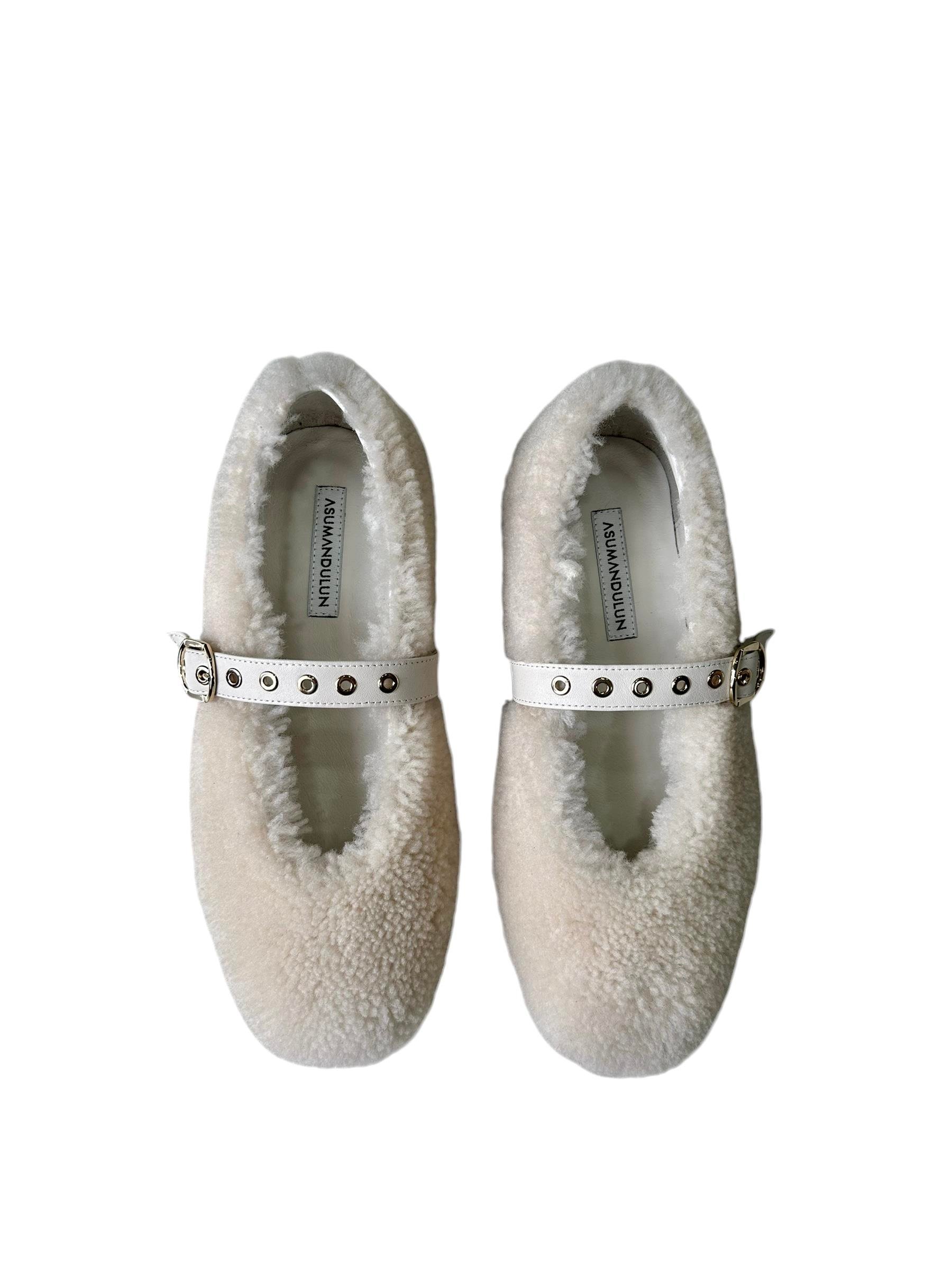 LAMBELLE PRE-ORDER