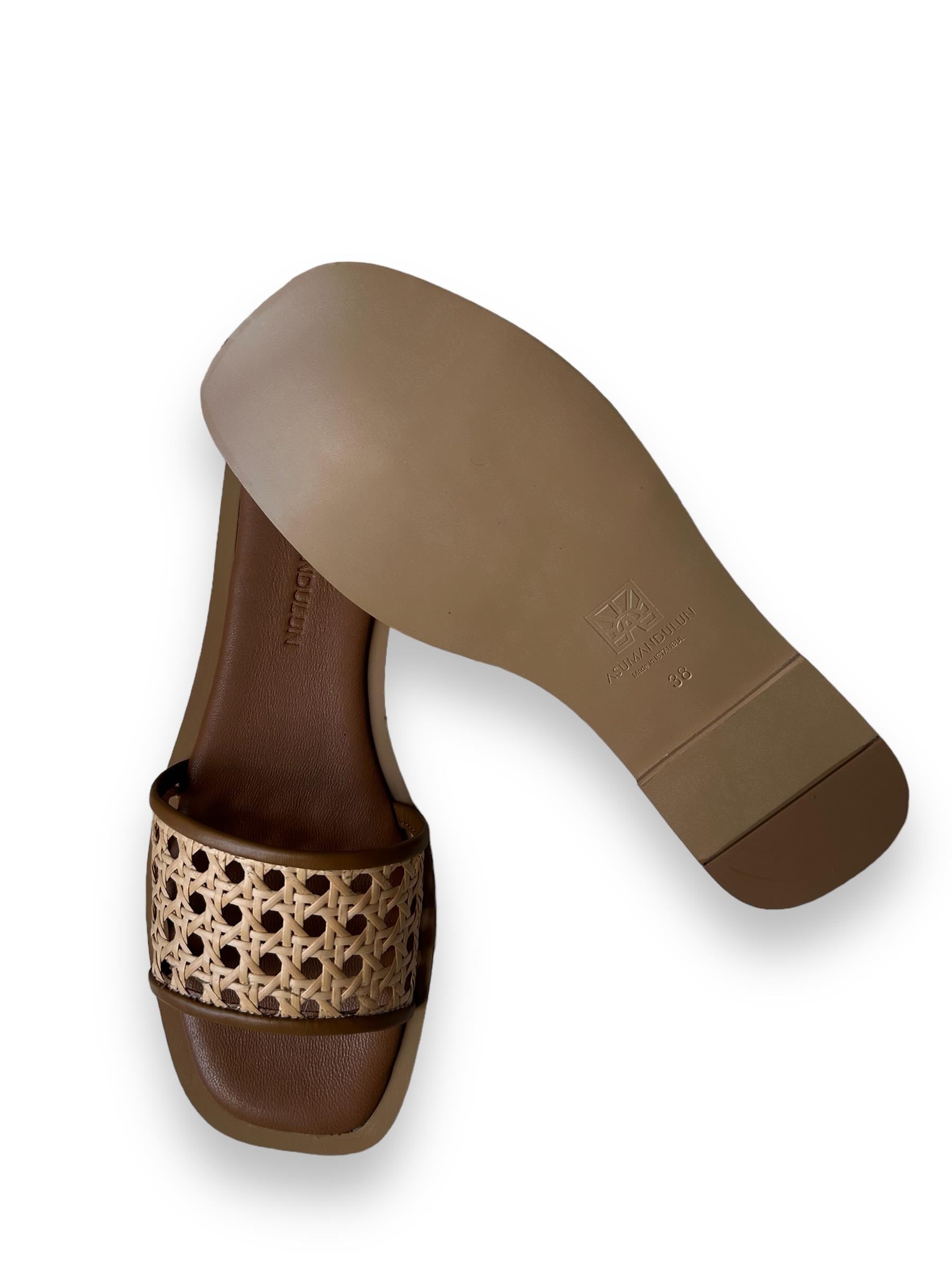 PUGLIA  RATTAN BROWN