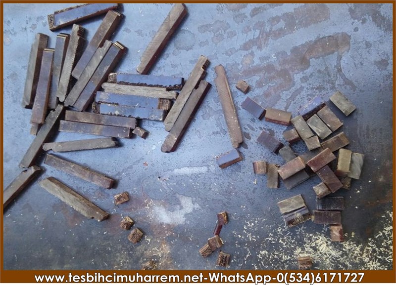 OSMANLI SIKMA KEHRİBAR 5*12 mm ALTIN PÜSKÜLLÜ NİLÜFER HATUN 