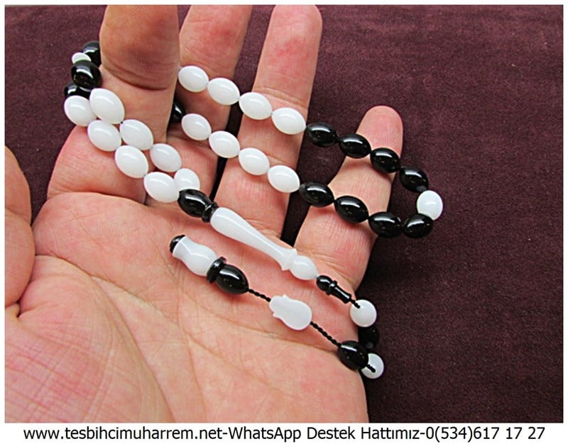 Özel İşçilik Siyah Beyaz Plexiglass Tesbih Kartal Aşkı