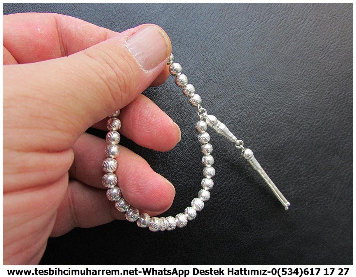 Maskot, Bileklik ve Bürokrat TespihlerTM13919Tesbihci Muharrem Atölyesi Tespih Gümüş Bürokrat I 4 Parmak Noktalı Gravürlü 925 Ayar Gümüş-4 TesbihTespih Gümüş Bürokrat I Gravürlü Noktalı 4 Parmak 925 Ayar Gümüş-4 Tesbih