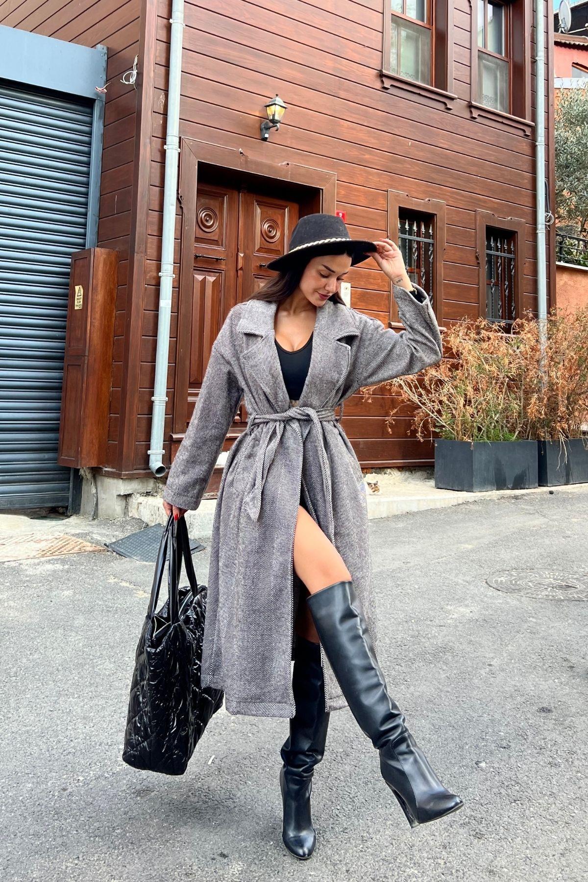 Balık Sırtı Desen Kuşaklı Cepli Uzun Kaban Kahve