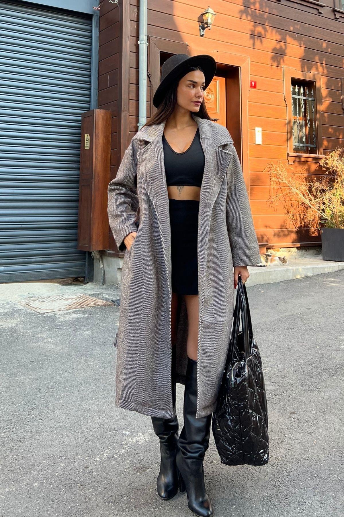 Balık Sırtı Desen Kuşaklı Cepli Uzun Kaban Kahve