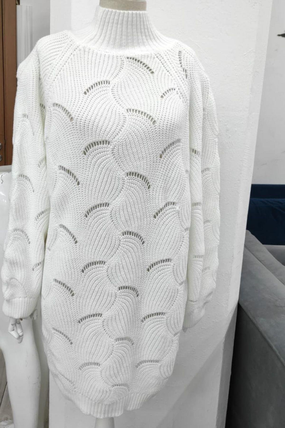 Balıkçı Yaka Örgü Detay Oversize Triko Elbise Beyaz