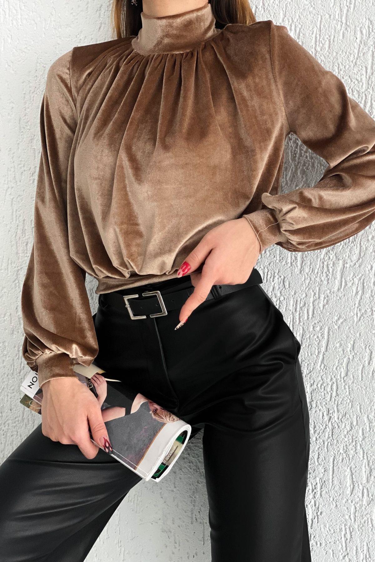 Balıkçı Yaka Uzun Kollu Kadife Crop Vizon