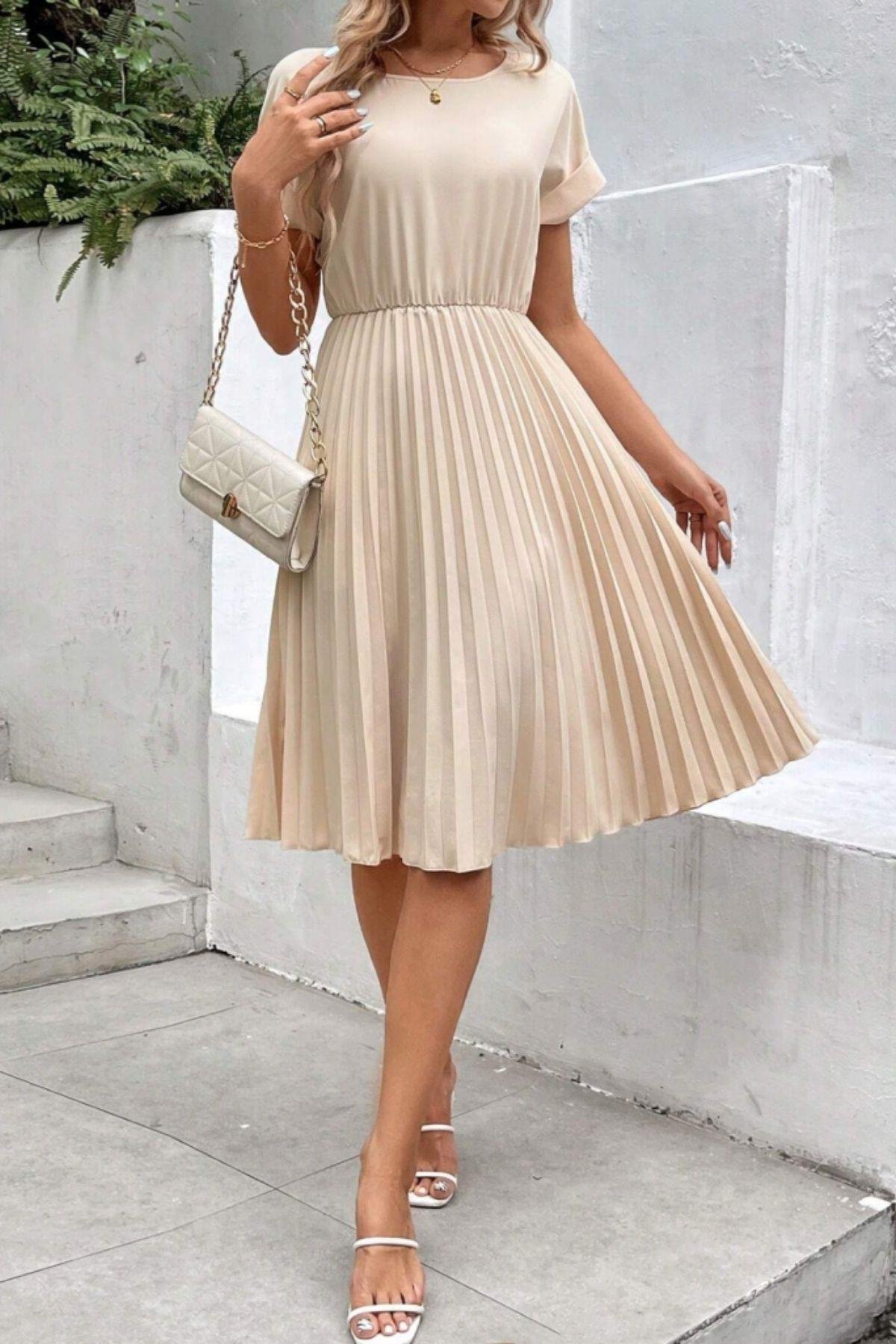 Bel Lastikli Piliseli Kısa Krep Elbise Bej