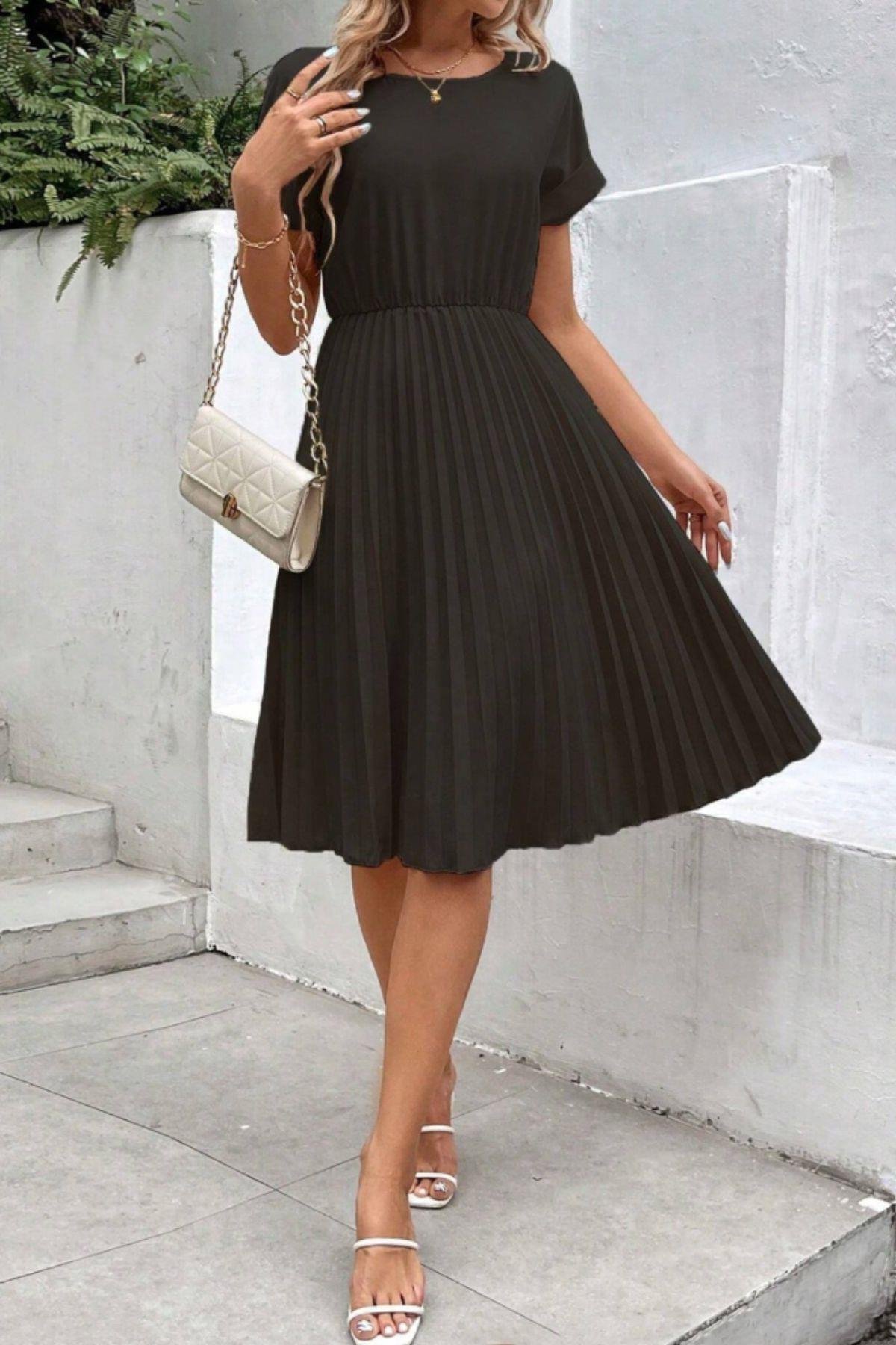 Bel Lastikli Piliseli Kısa Krep Elbise Siyah