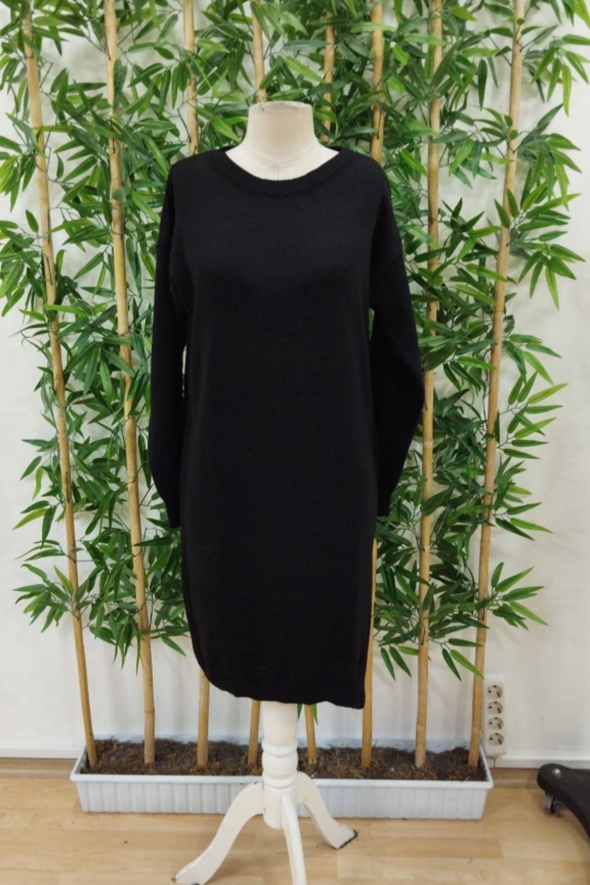 Bisiklet Yaka Yırtmaç Detaylı Triko Elbise Siyah