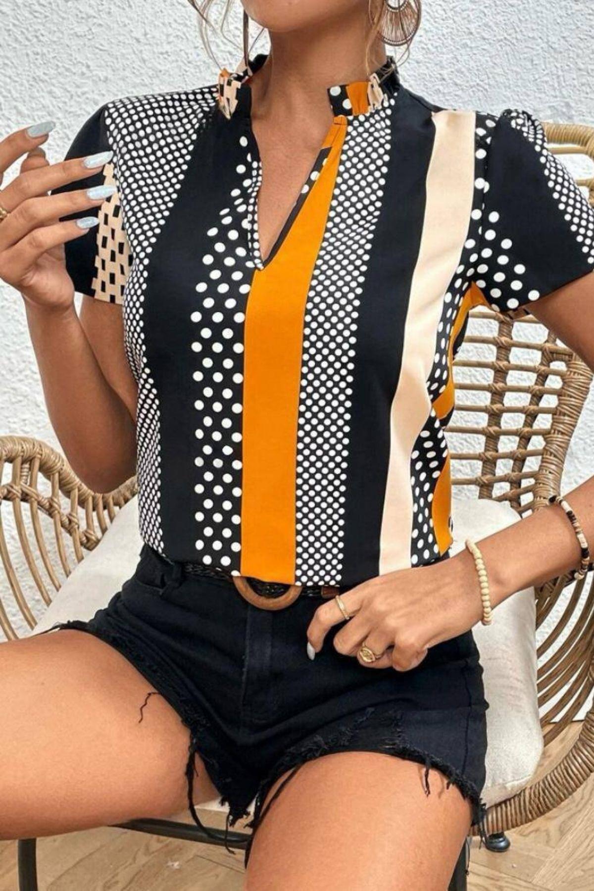 Çentik Ve Büzgülü Yaka Bluz Renkli