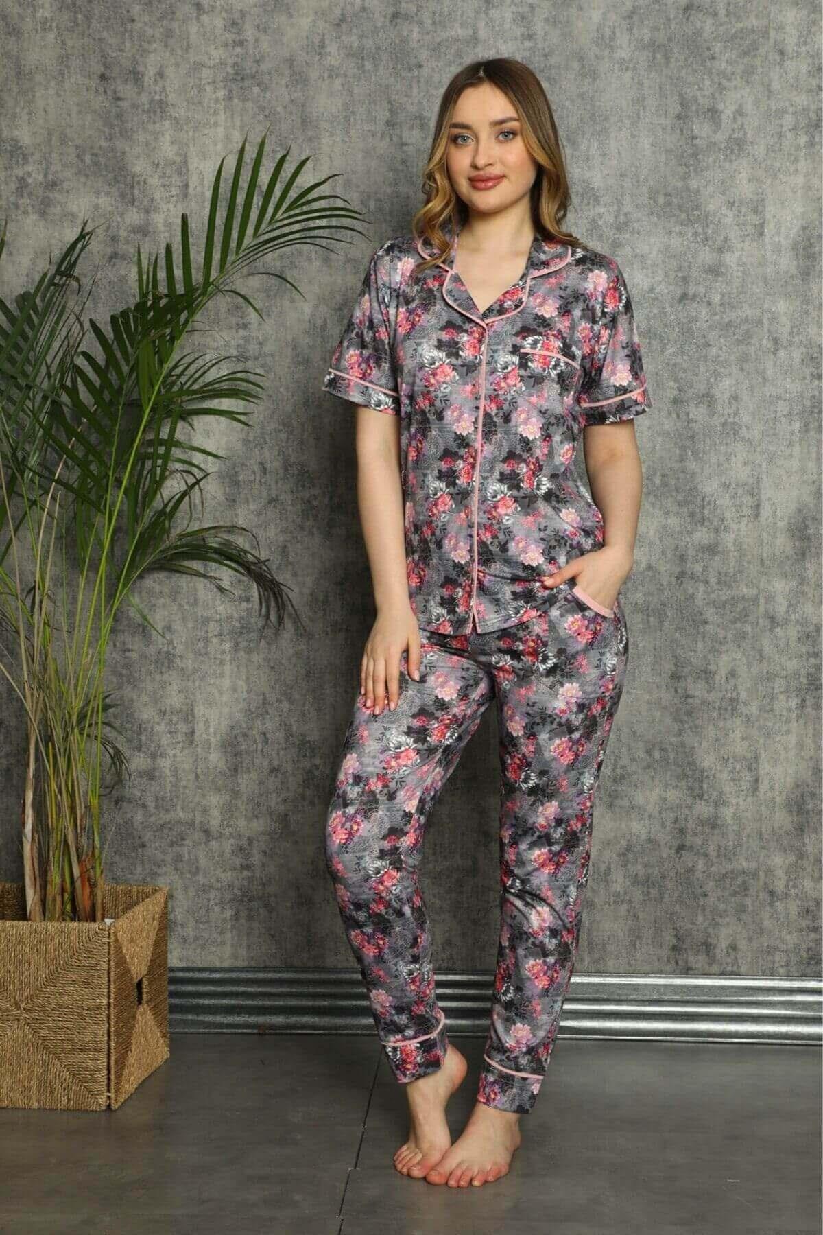 Çiçek Desenli Kısa Kollu Pijama Takımı