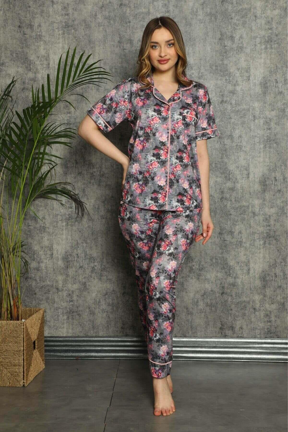 Çiçek Desenli Kısa Kollu Pijama Takımı
