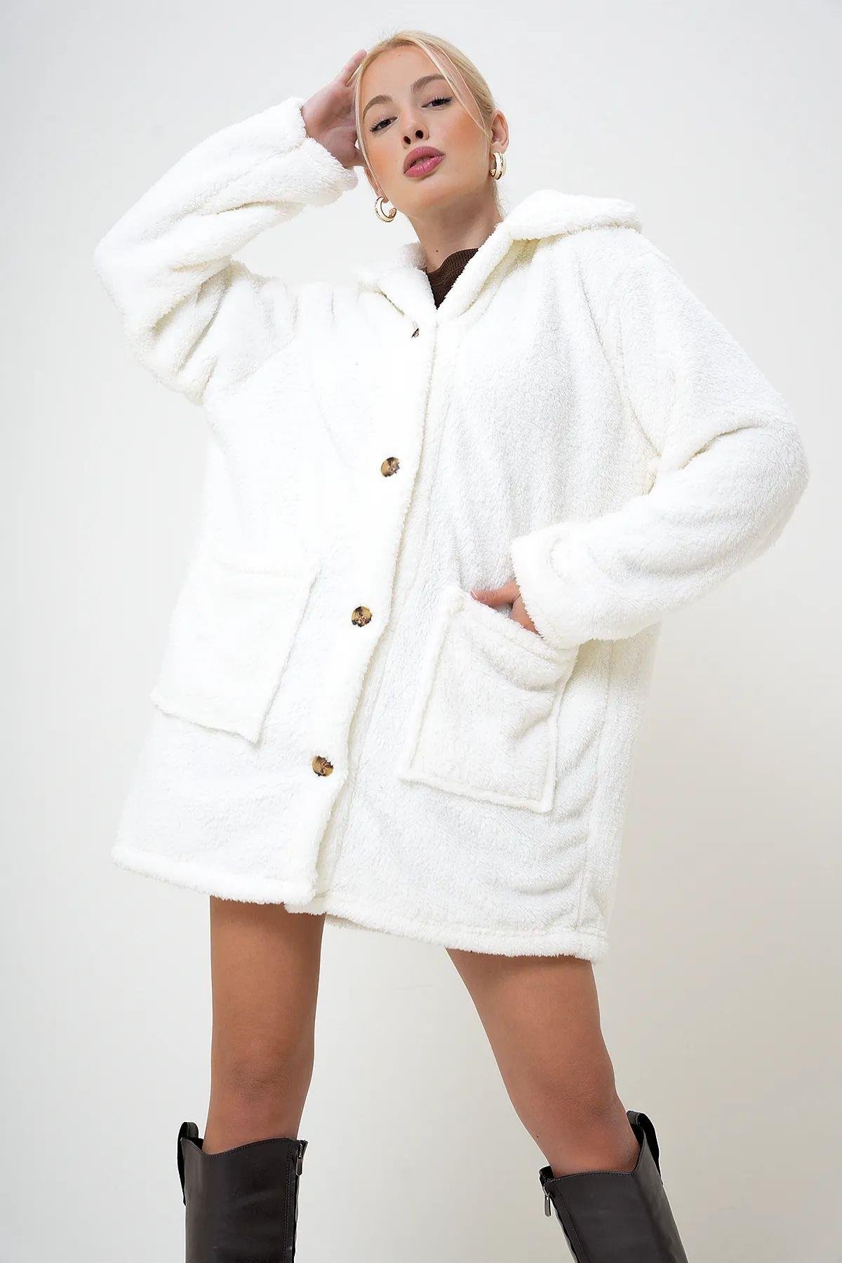 Çift Cepli Önü Düğmeli Astarsız Oversize Peluş Ceket Beyaz