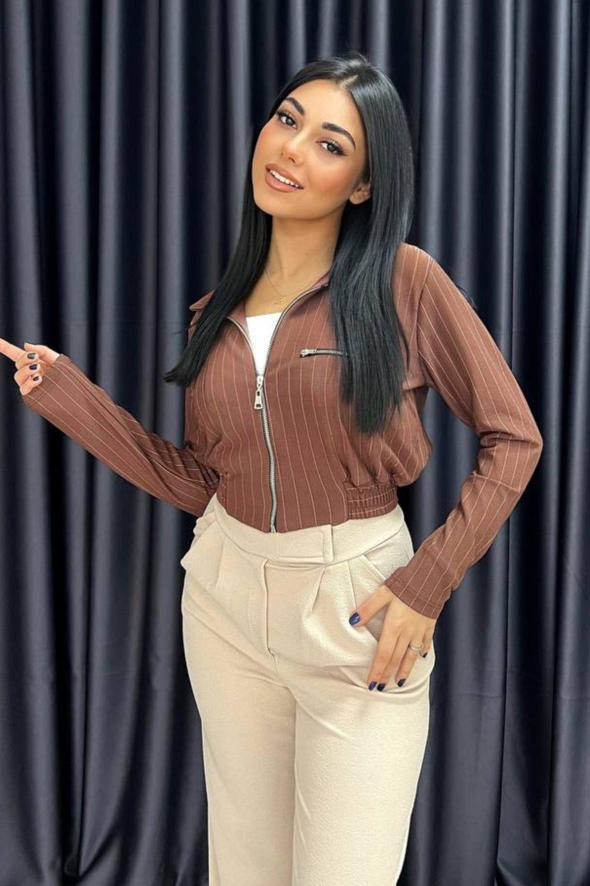 Çizgili Cep Detaylı Mini Ceket Kahve