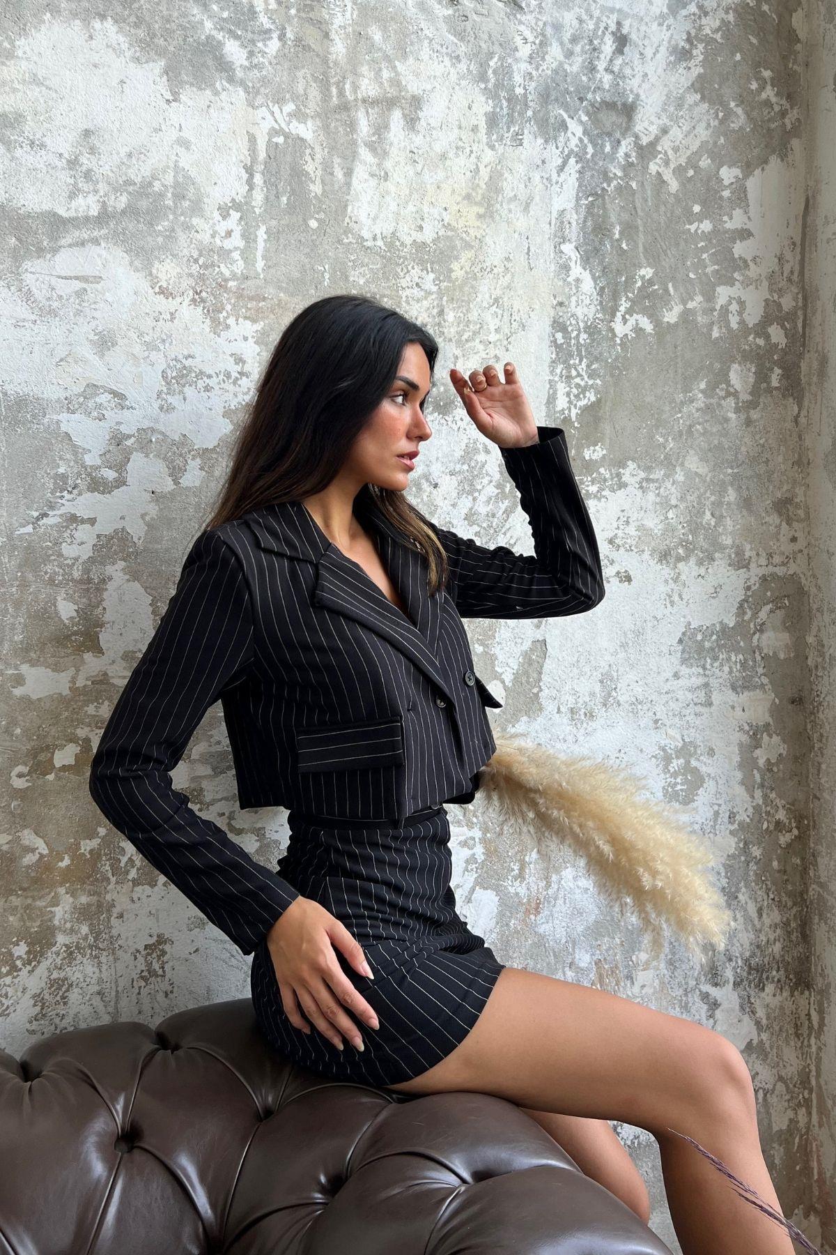 Çizgili Crop Ceket Etek Takım Siyah