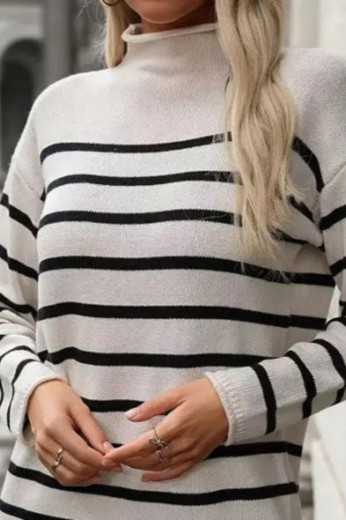 Çizgili Yarım Balıkçı Yaka Mini Triko Elbise Beyaz