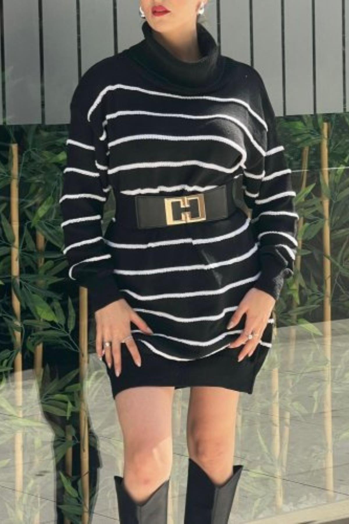 Degaje Yaka Çizgili Sonya İplik Mini Boy Triko Elbise (Kemersiz) Siyah