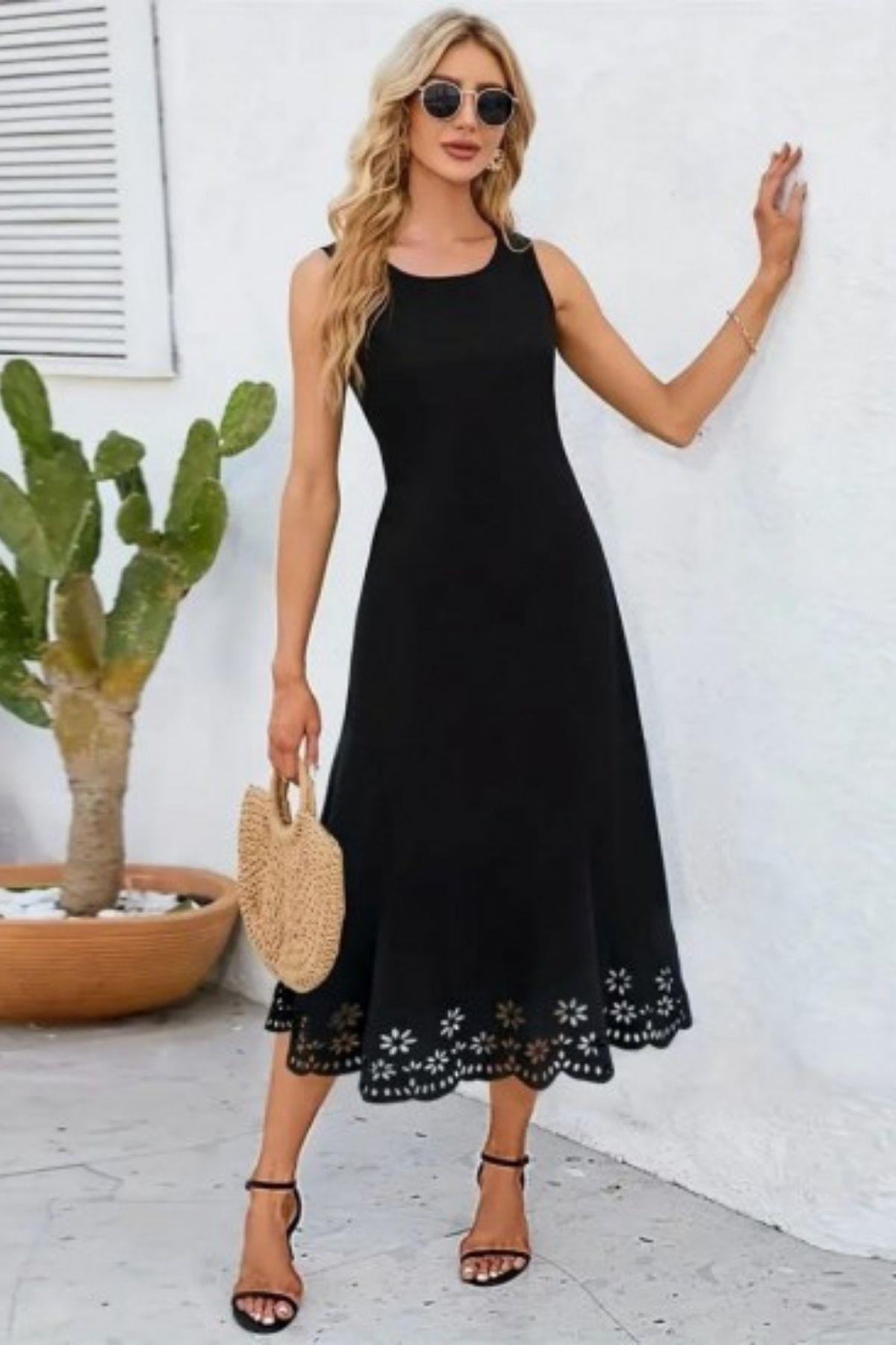 Etek Ucu Lazer Kesim Çiçek Desenli Midi Boy Elbise Siyah