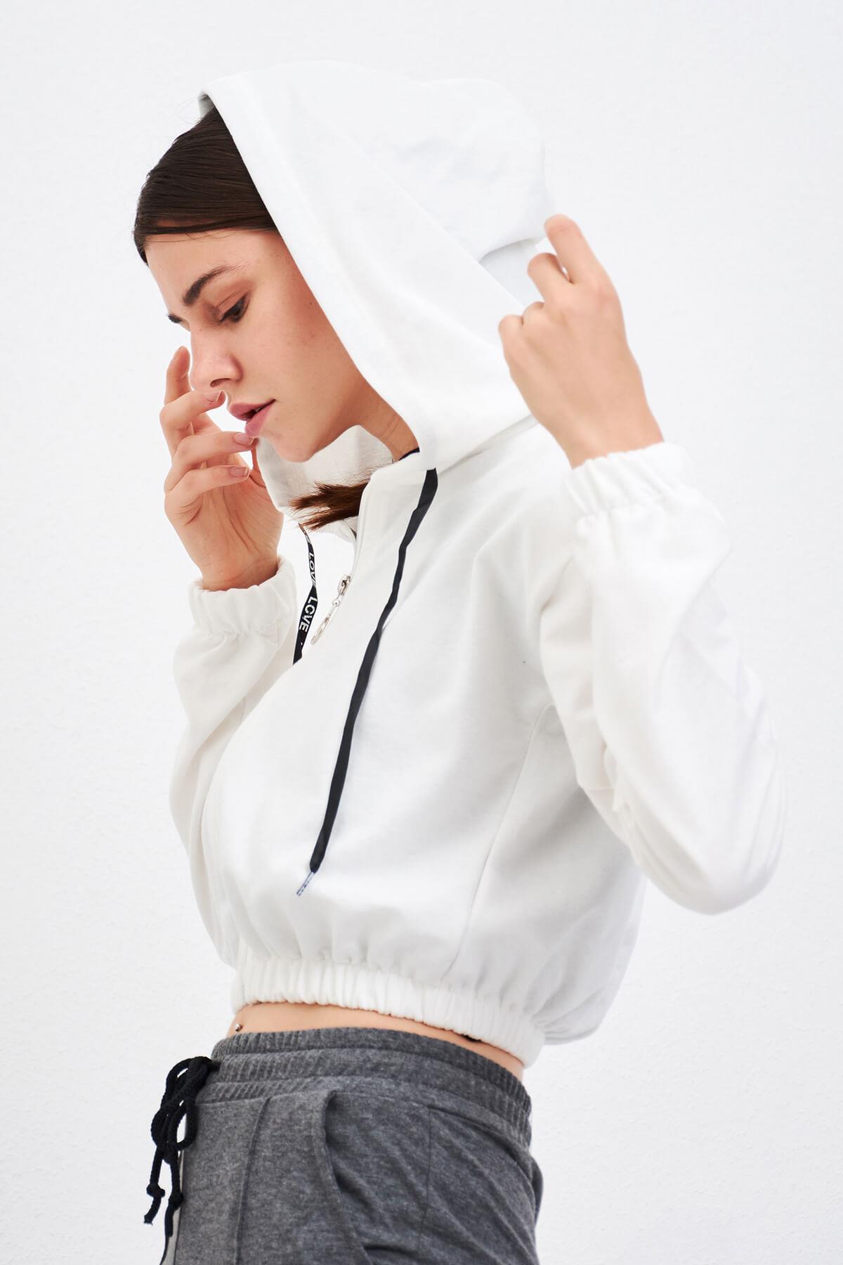 Fermuarlı Kapüşonlu Sweat Beyaz