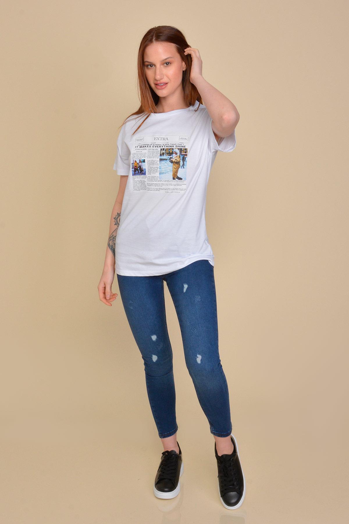 Gazete Baskılı Beyaz T-Shirt