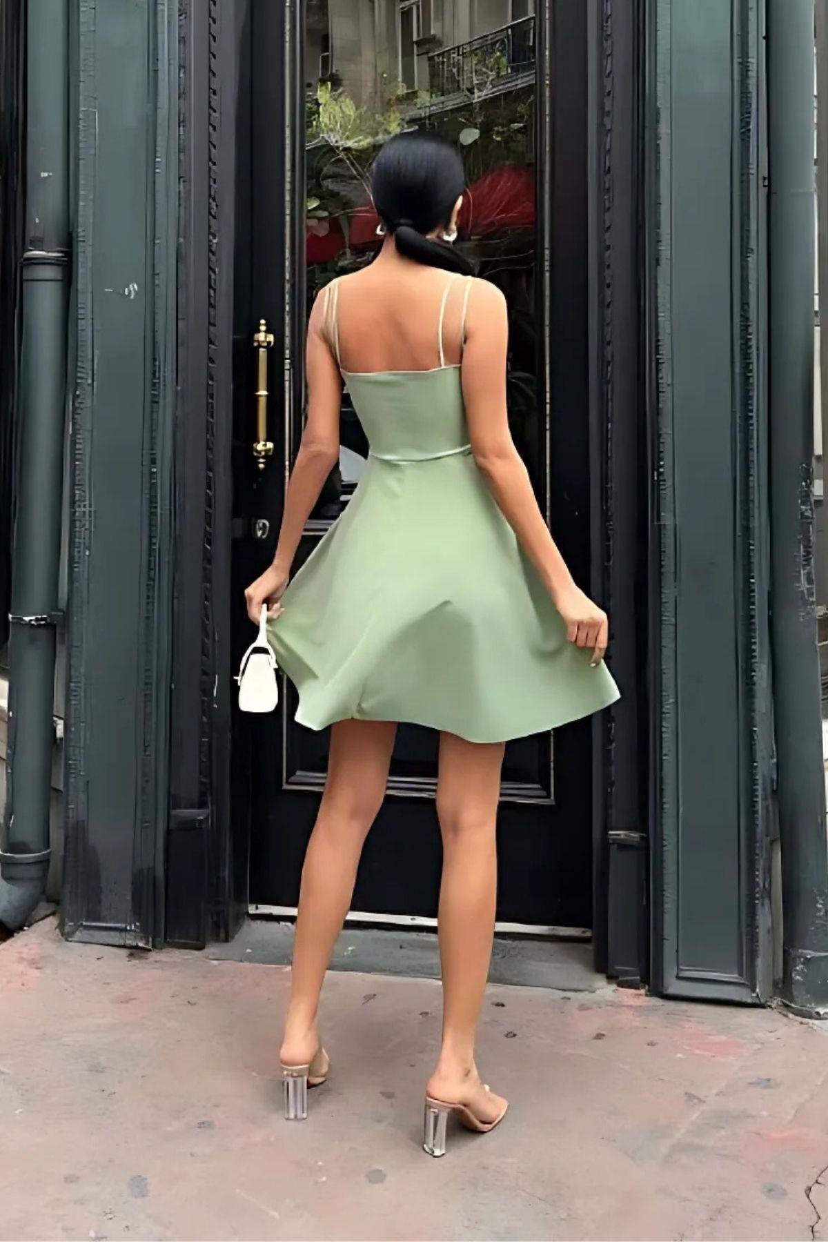 Göğüs Detaylı Kloş Krep Elbise Mint
