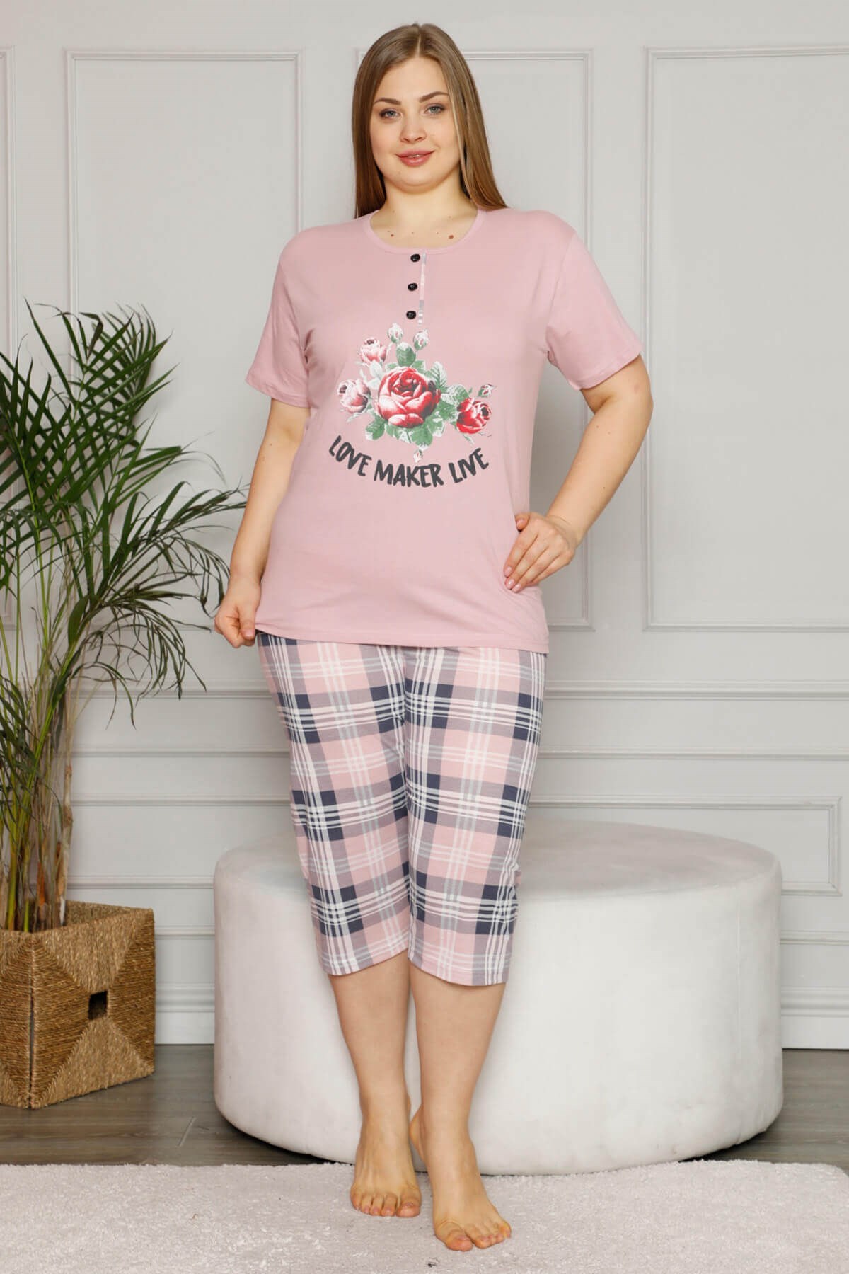 Gül Detaylı Büyük Beden Pijama Takımı
