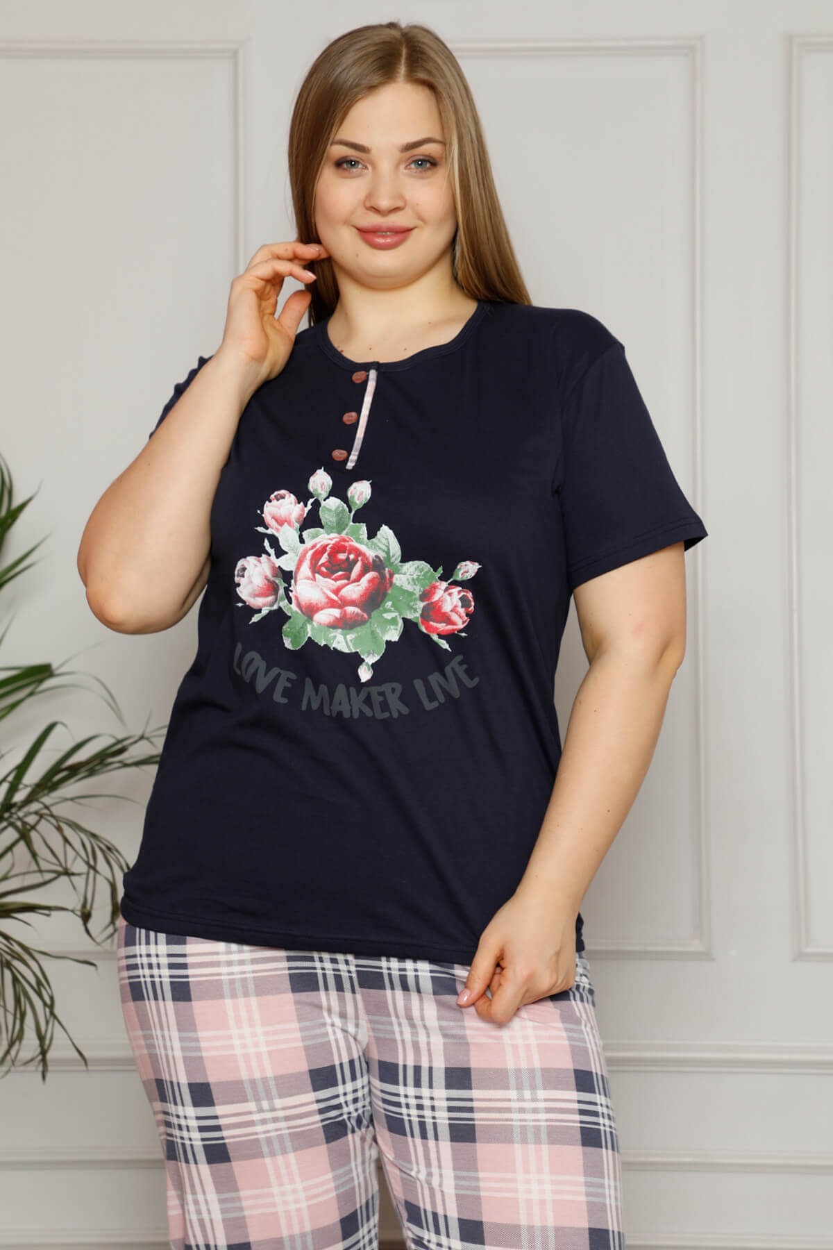 Gül Detaylı Büyük Beden Pijama Takımı