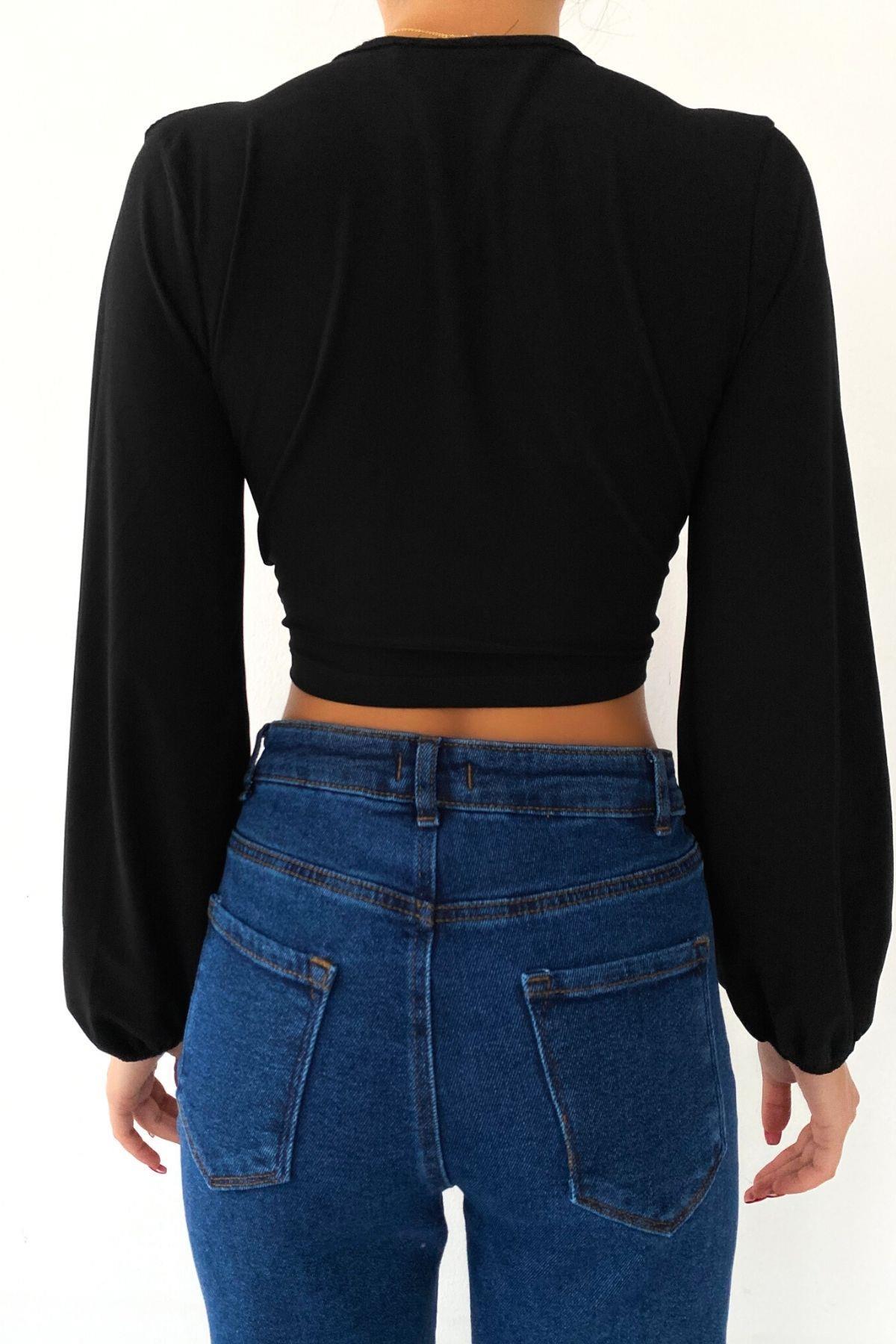 Halka Detaylı Crop Bluz Siyah