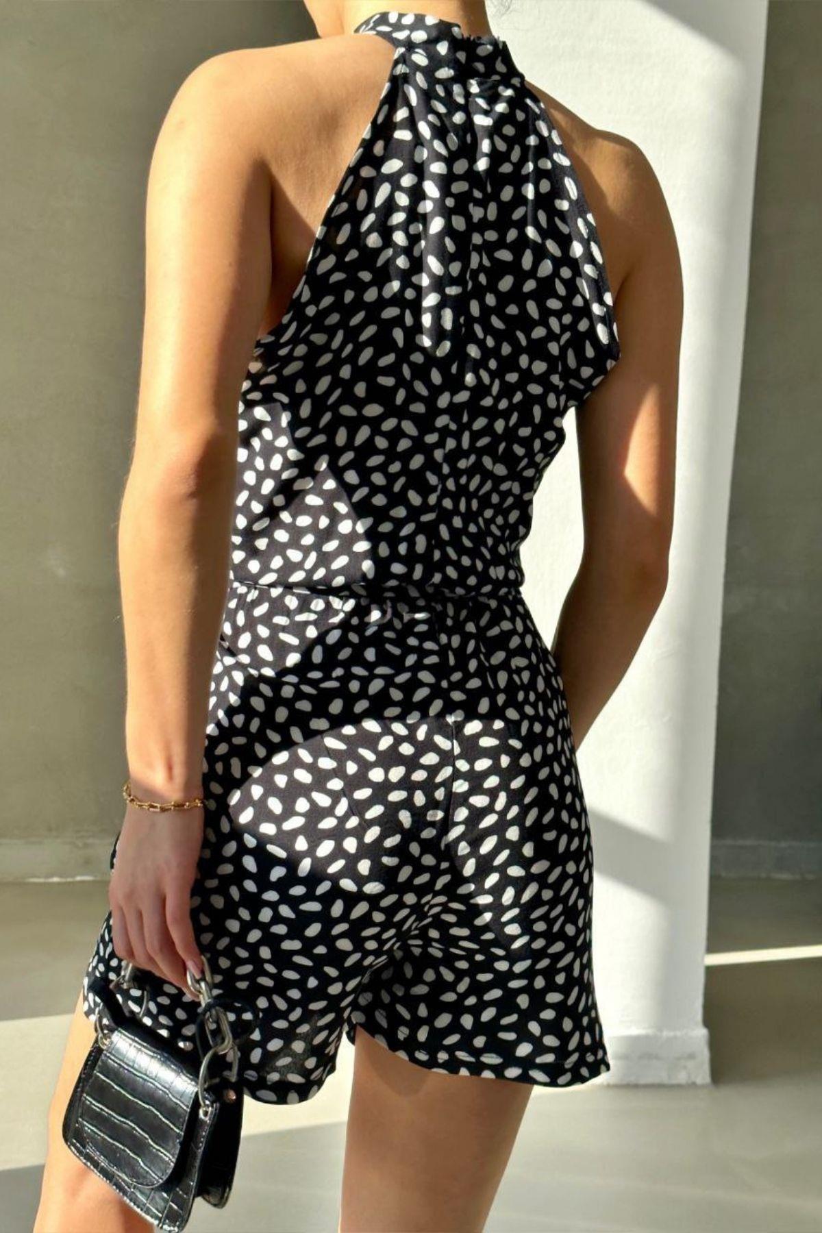 Halter Yaka Kuşaklı Mini Tulum Siyah Beyaz