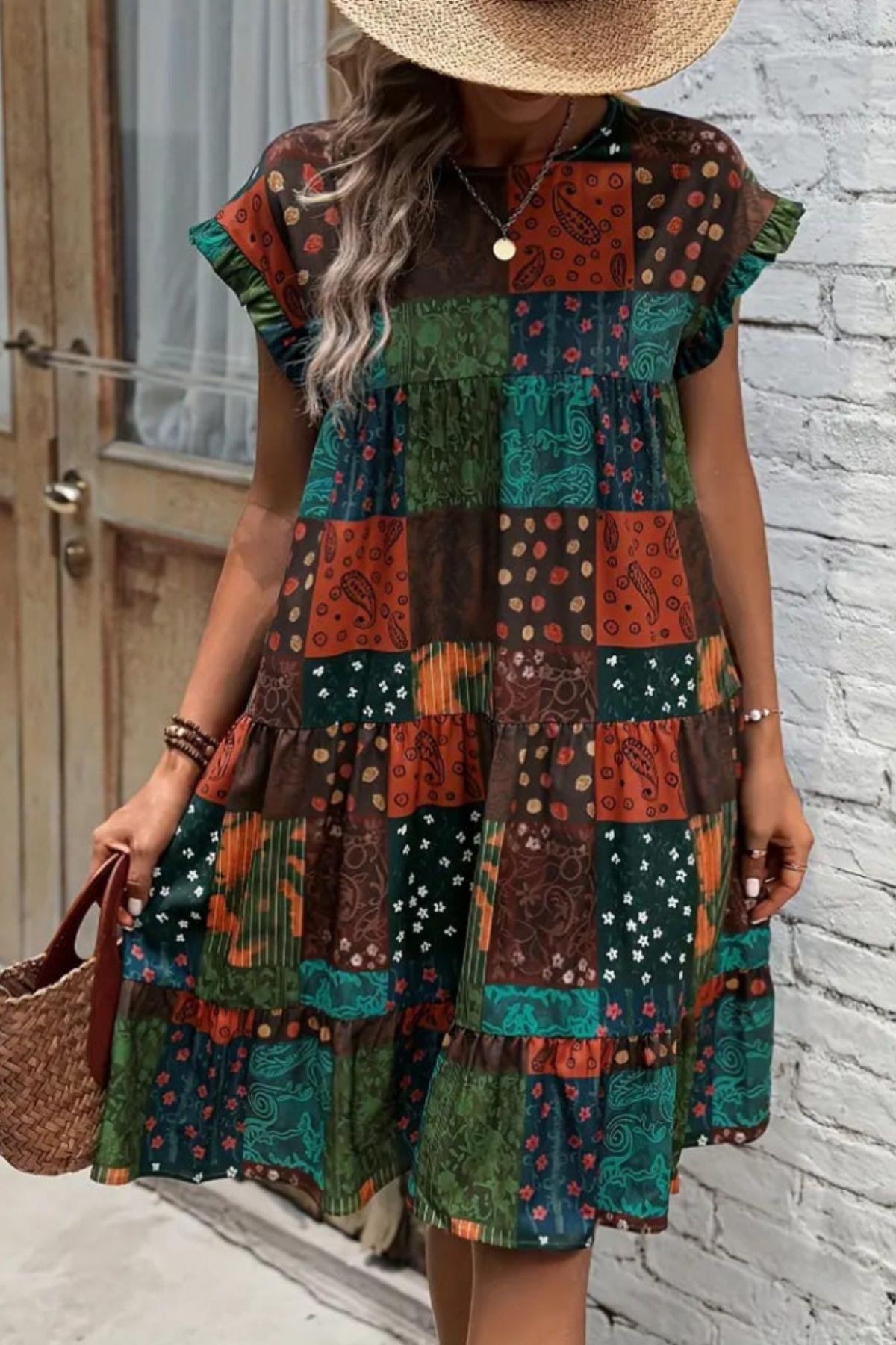 Kolları Fırfırl Yuvarlak Yaka Elbise Desenli