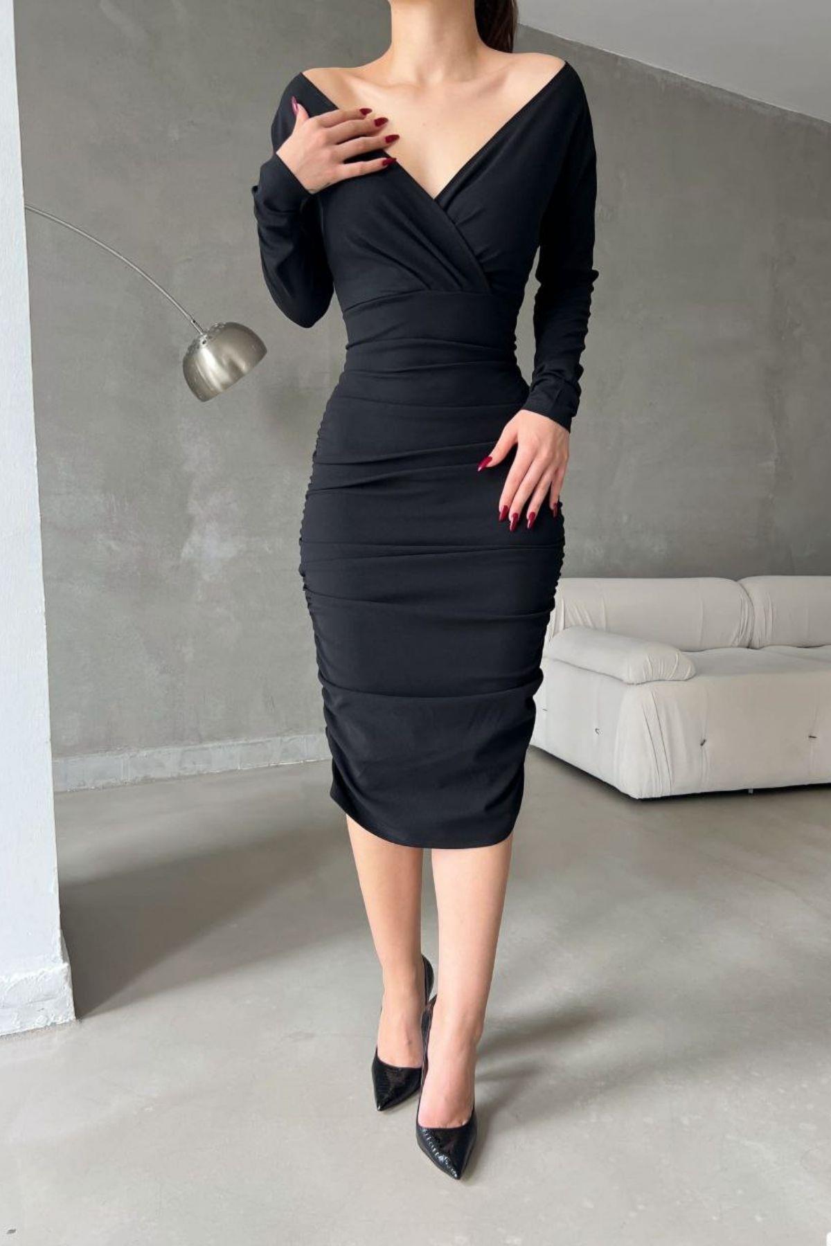 Kruvaze Yaka Drape Detaylı Sandy Kumaş Midi Elbise Siyah