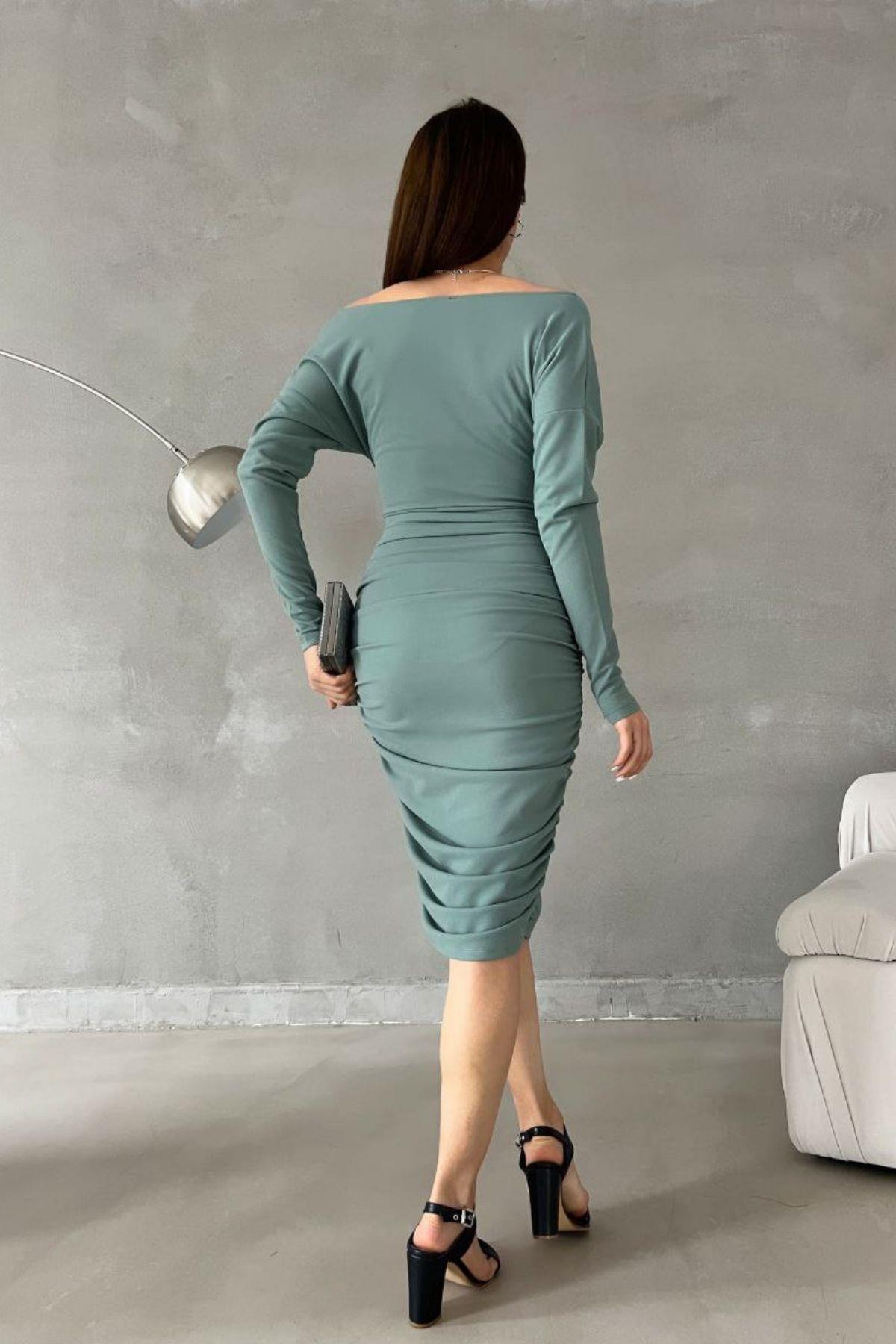 Kruvaze Yaka Drape Detaylı Sandy Kumaş Midi Elbise Mint