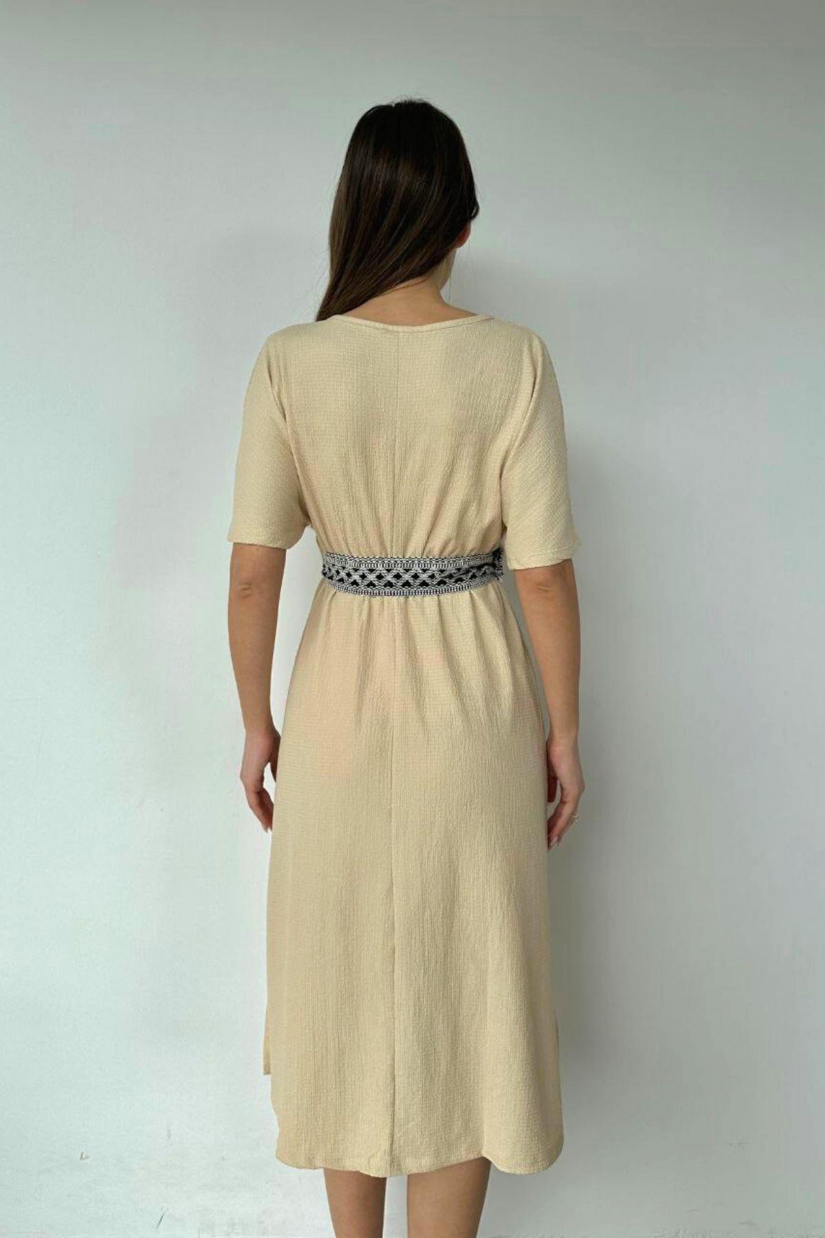 Kruvaze Yaka Kemerli Bürümcük Elbise Bej