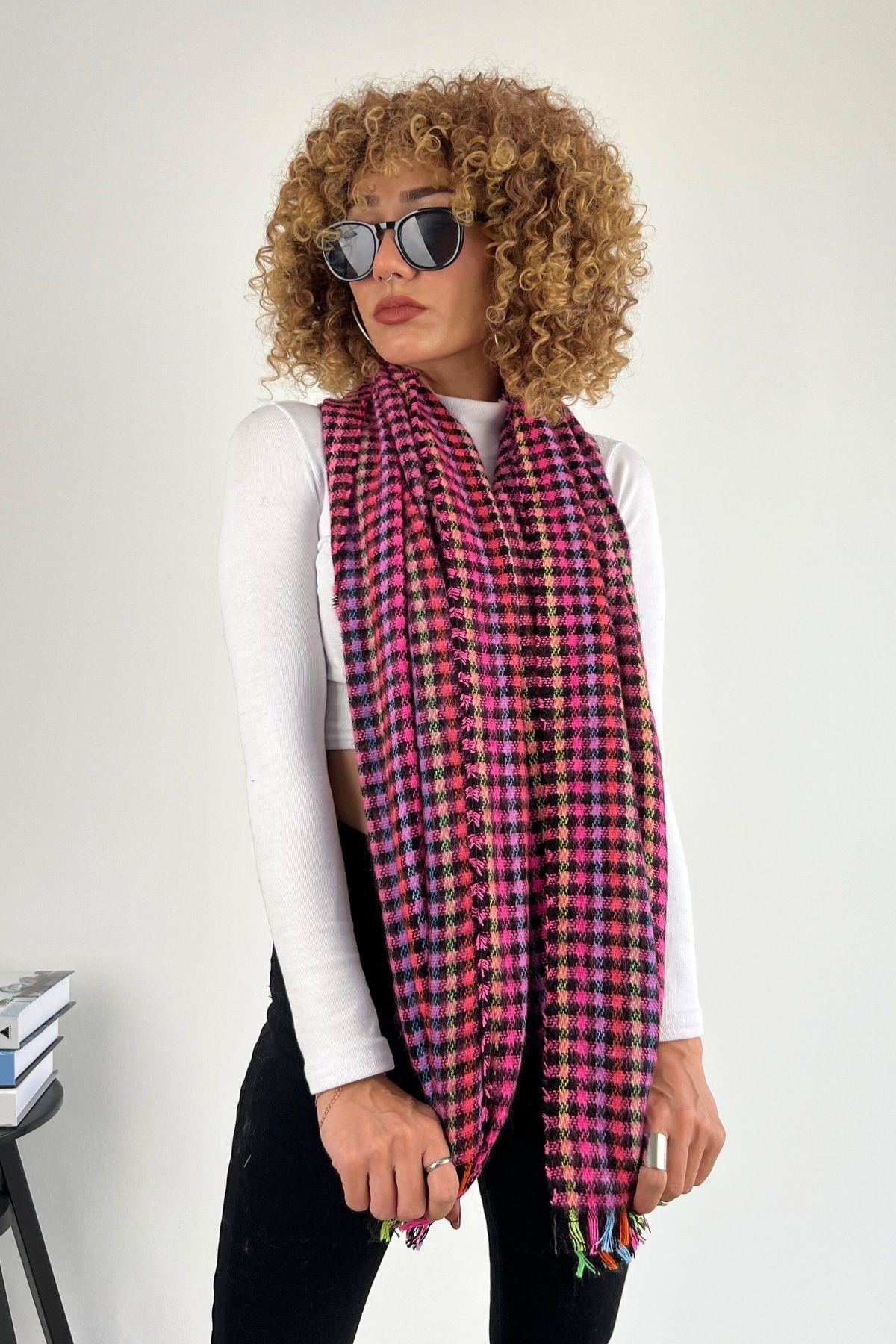 Monica Desenli Şal Pembe