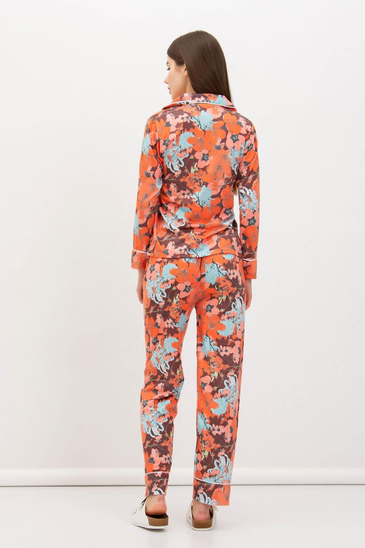 Önden Düğmeli Çiçekli Viskon Pijama Takımı