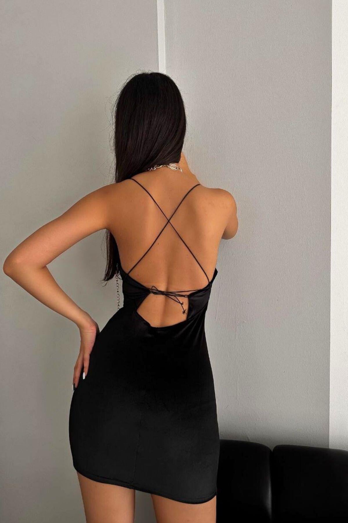 Sırtı Çapraz Bağlamalı Kadife Mini Elbise Siyah